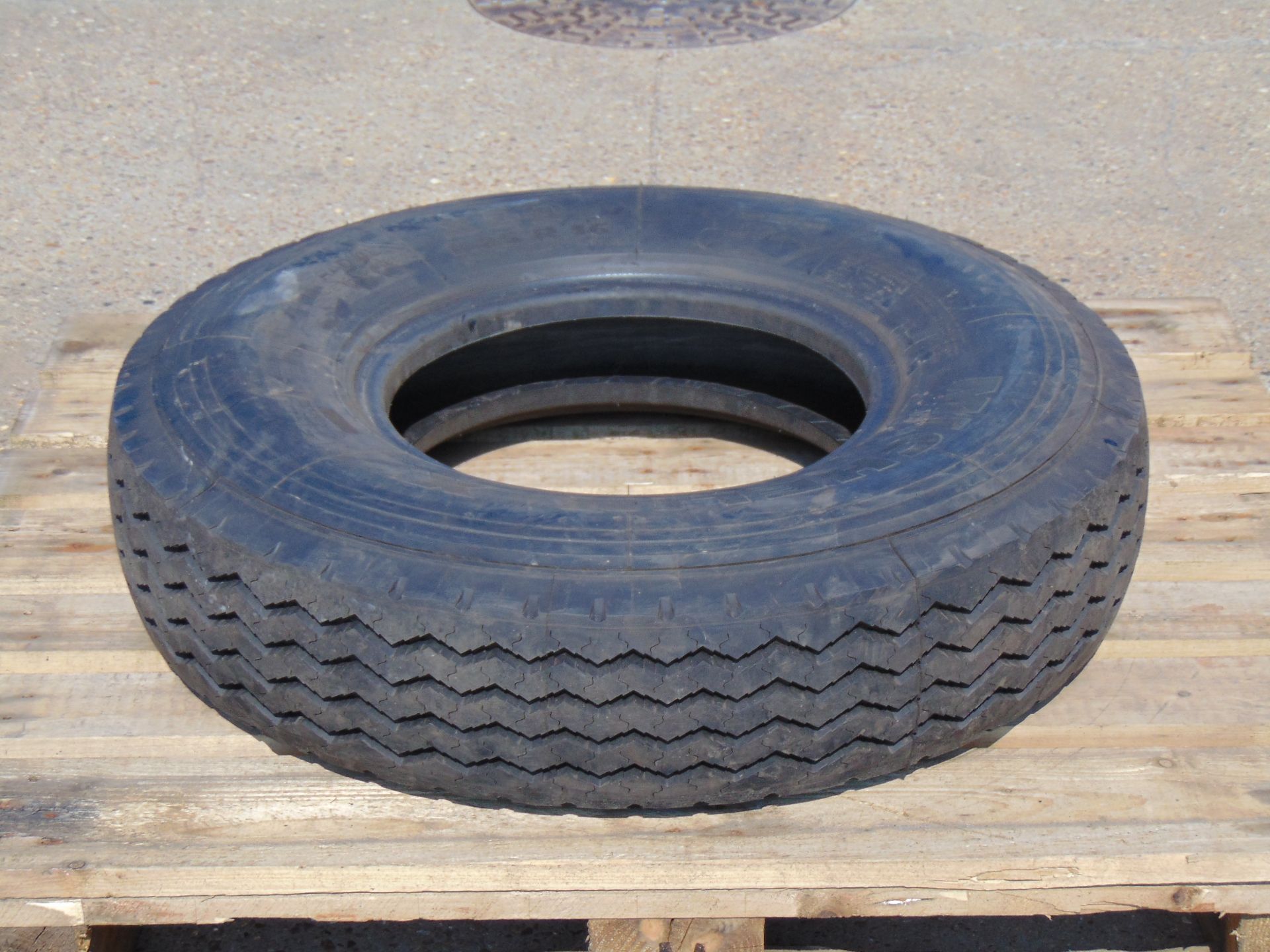 1 x Michelin 8.25 R16 XZA Tyre