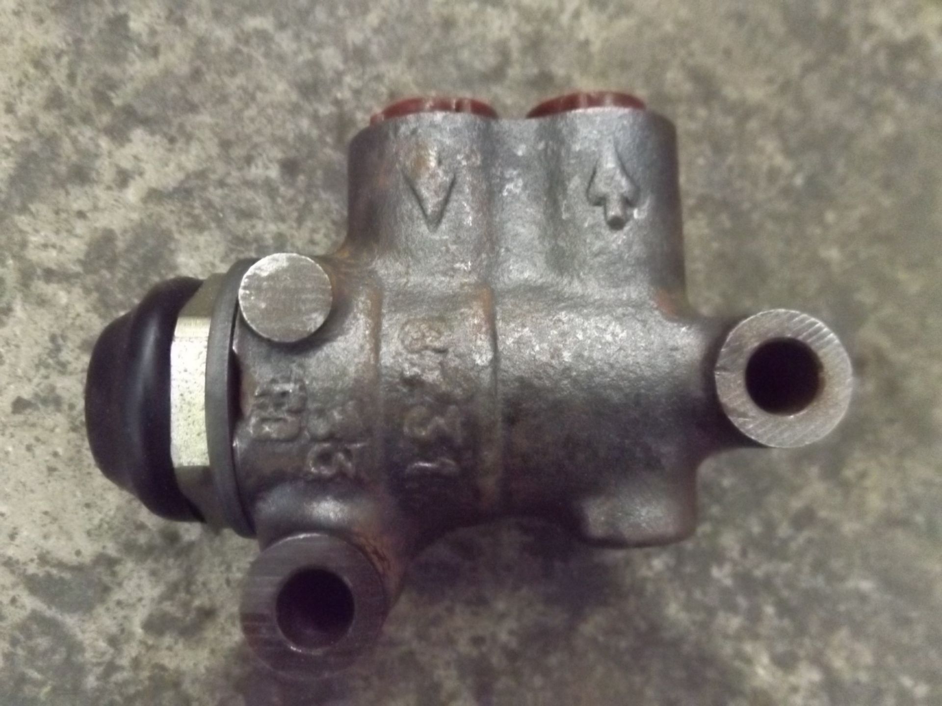 25 x Bedford Load Valve Assys P/No 91040984 - Image 5 of 5