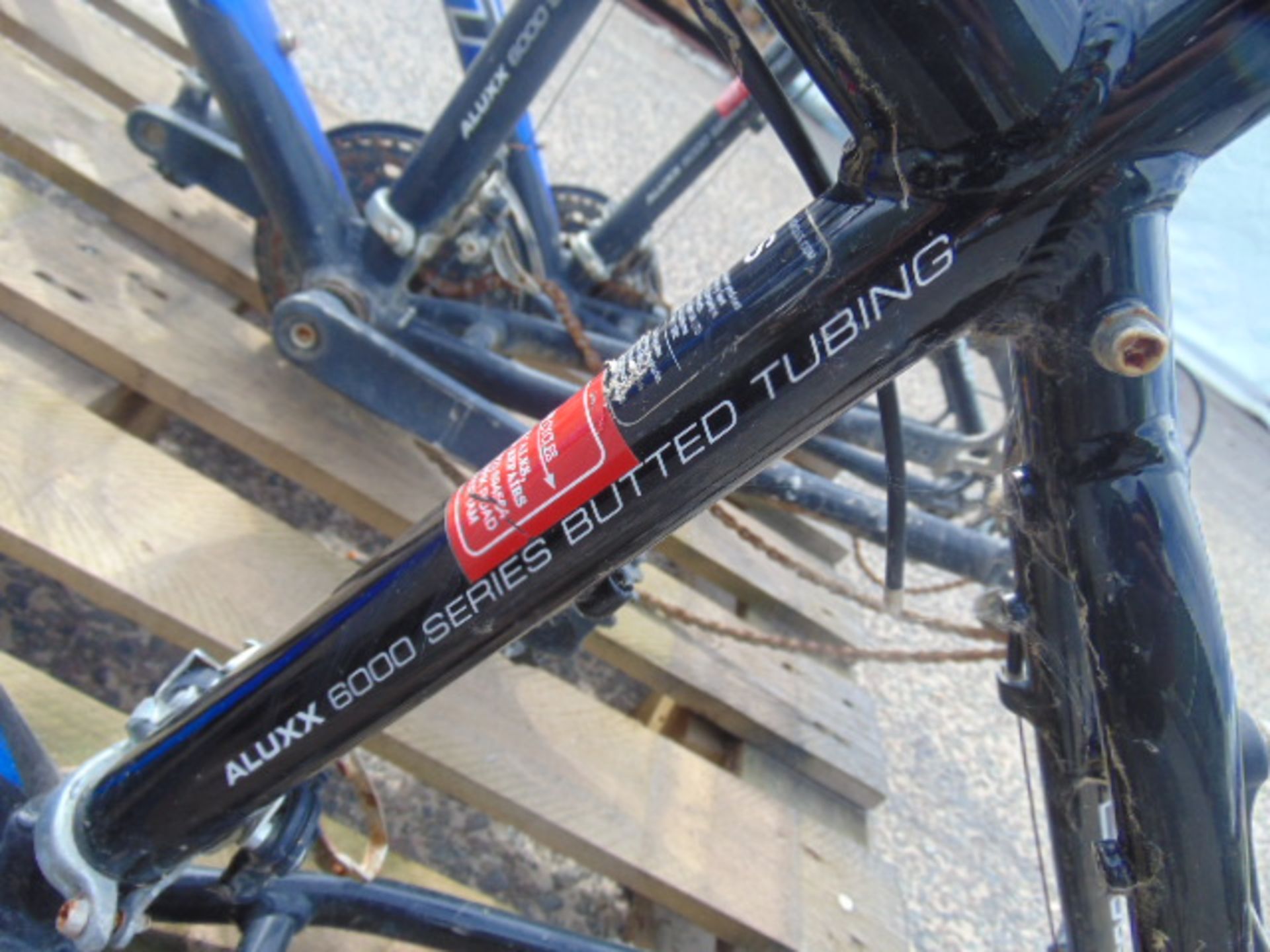 3 x Giant Alluxx 6000 Series Bike Frames with Forks, 2 x wheels etc - Image 8 of 9