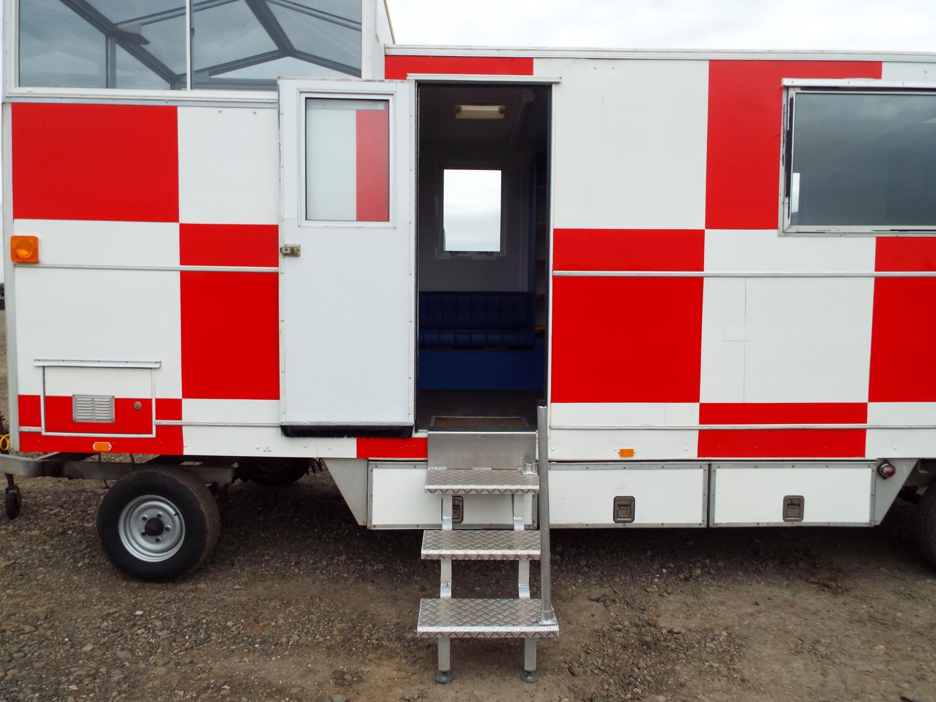 Mobile Observation and Command Centre - Image 10 of 53