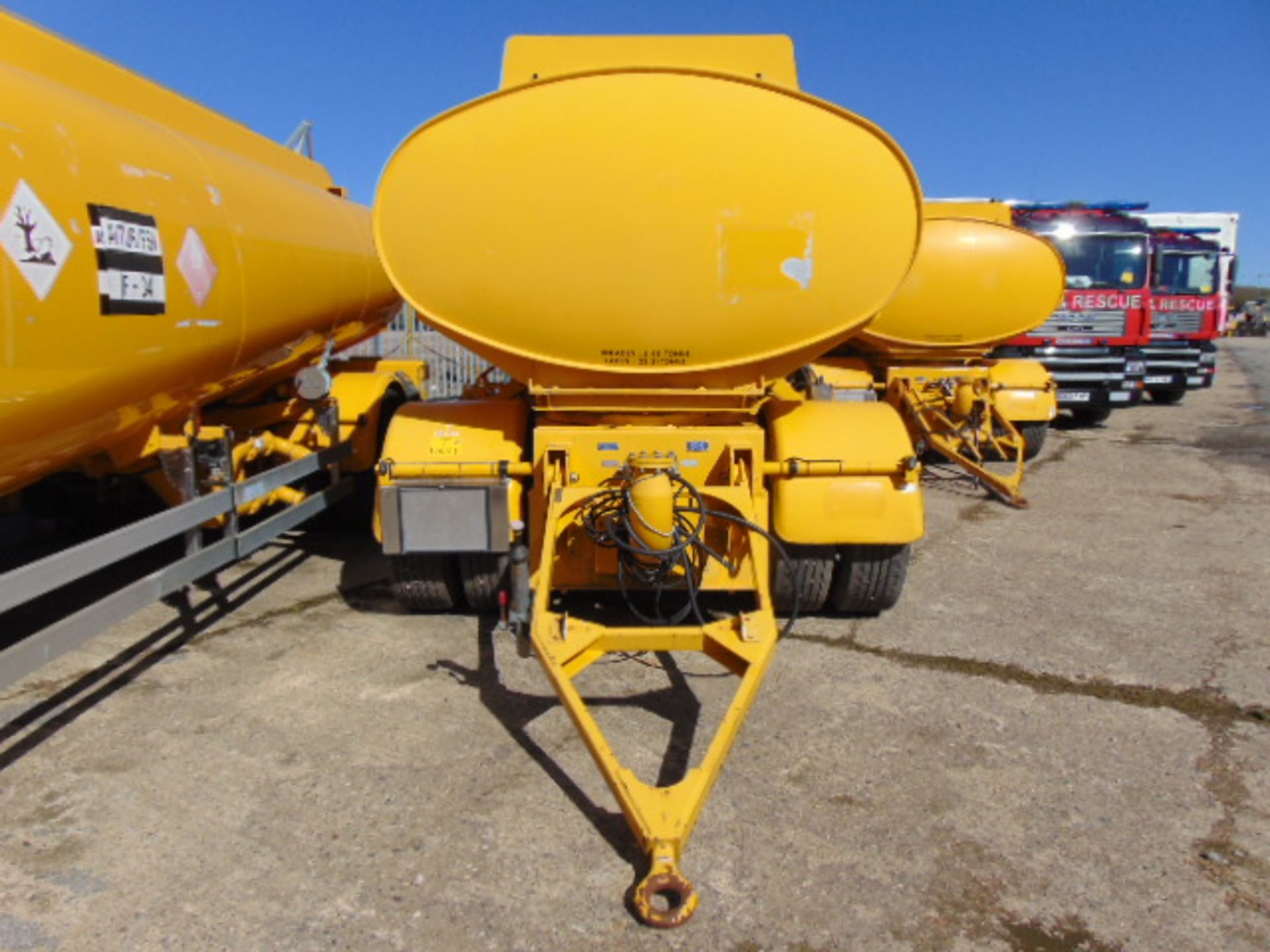 24000 Ltr Twin Axle Fluid Transfer Tanker Trailer - Image 2 of 15