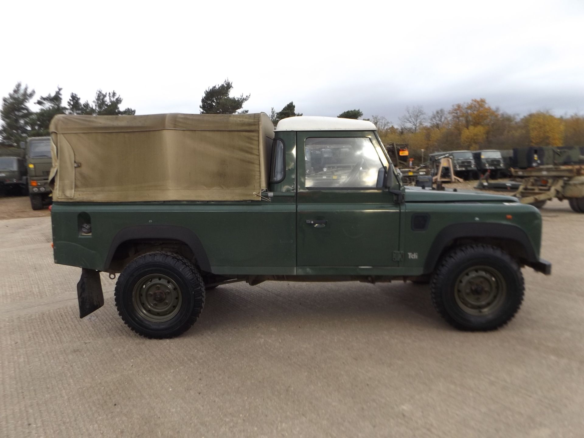 Land Rover 110 Truck Cab 300TDi - Image 5 of 16