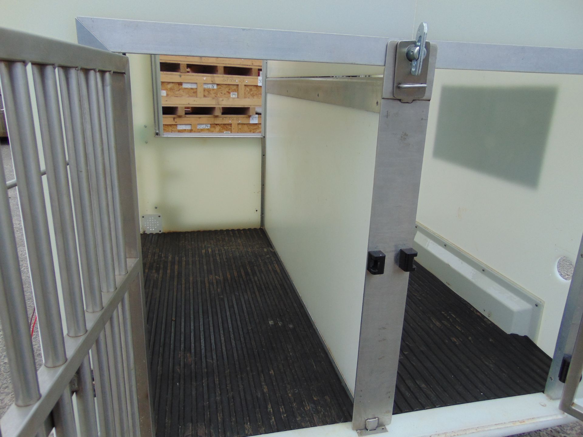 Double Dog Cage with Electronic Feeding Hatches - Image 10 of 13