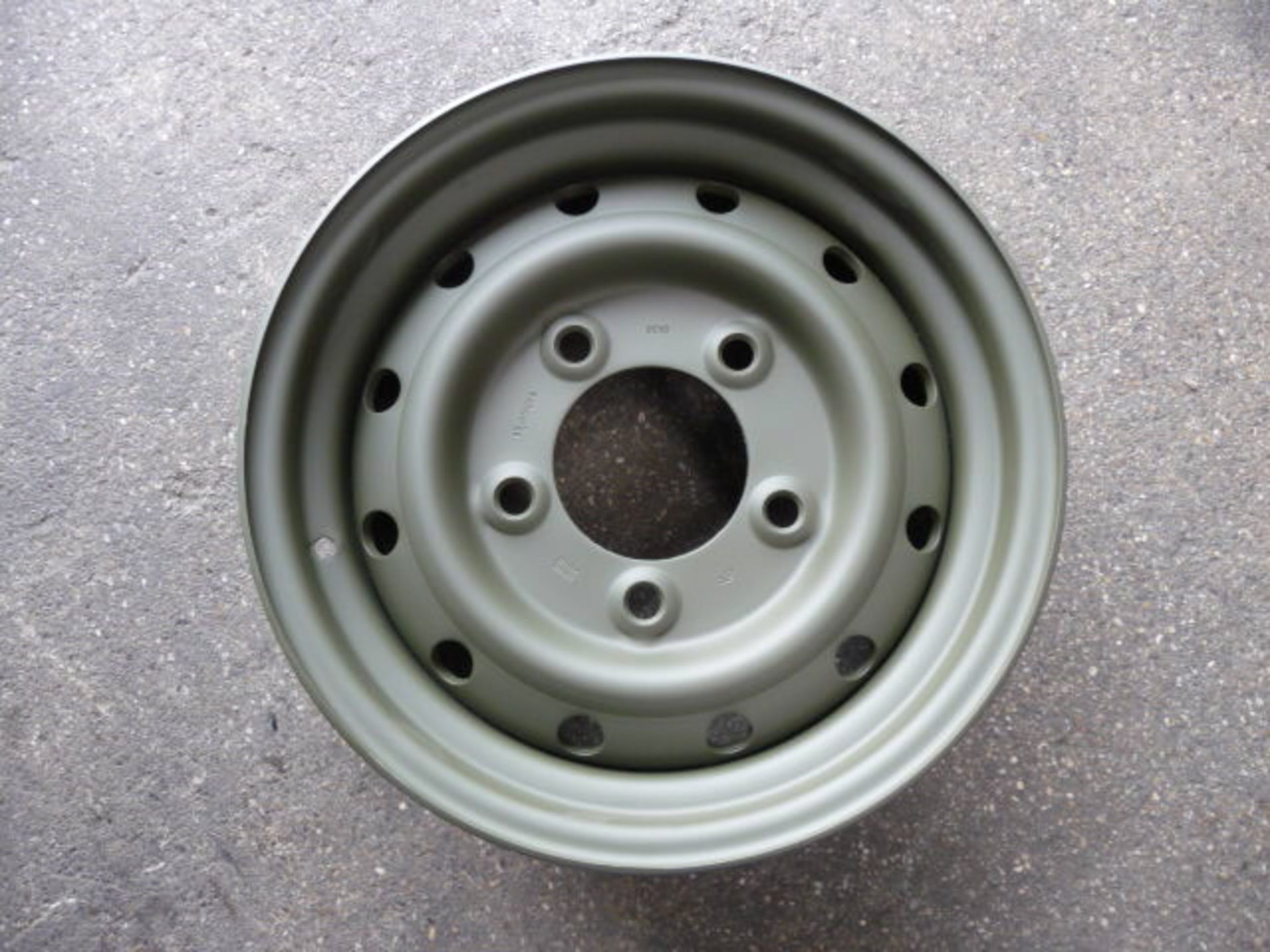 Land Rover Wolf Wheel P/No ANR4583HYB - Image 2 of 4