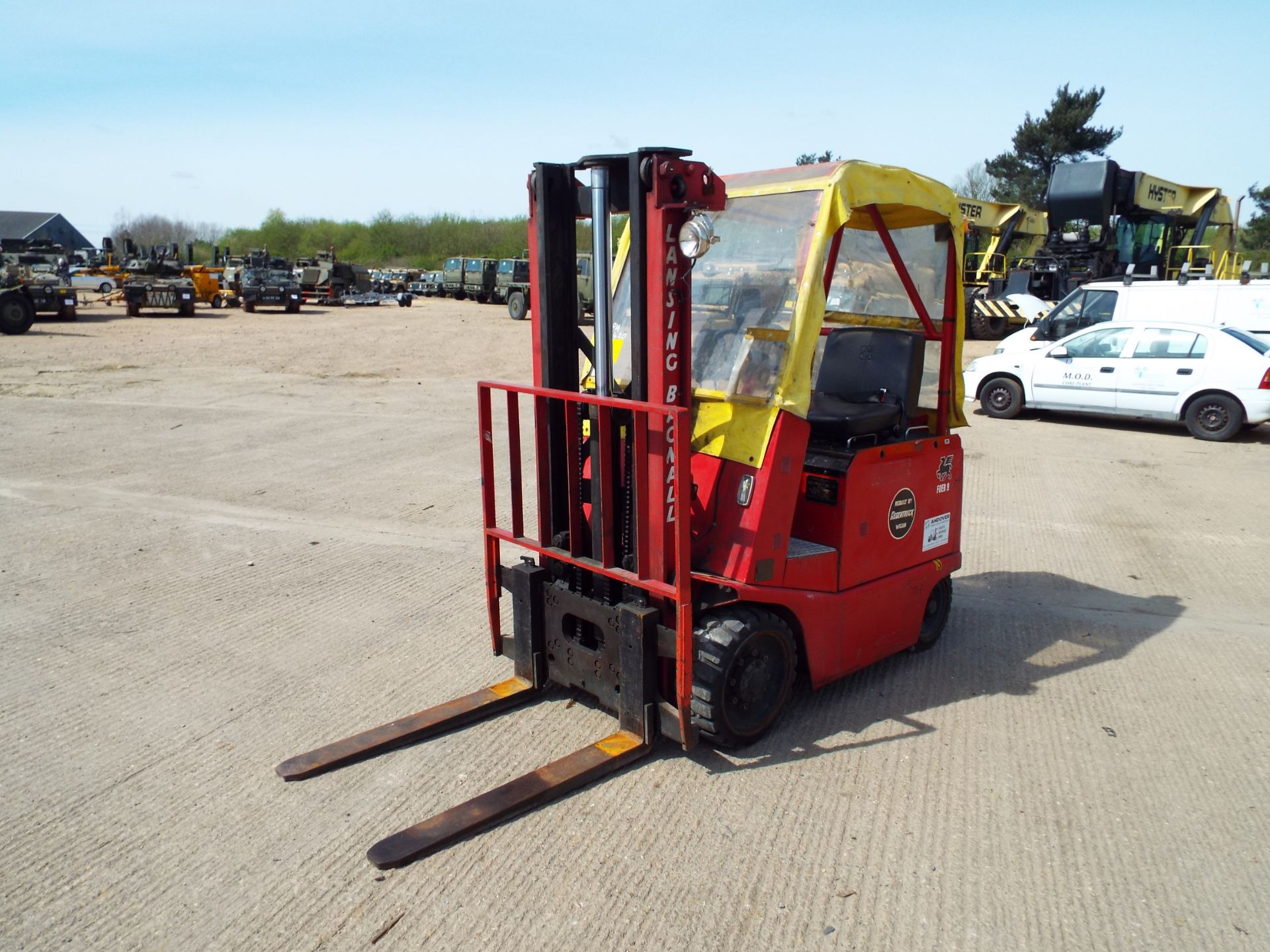 Lansing Bagnell FOER 9 2.3 Electric Forklift with Charger - Image 4 of 23