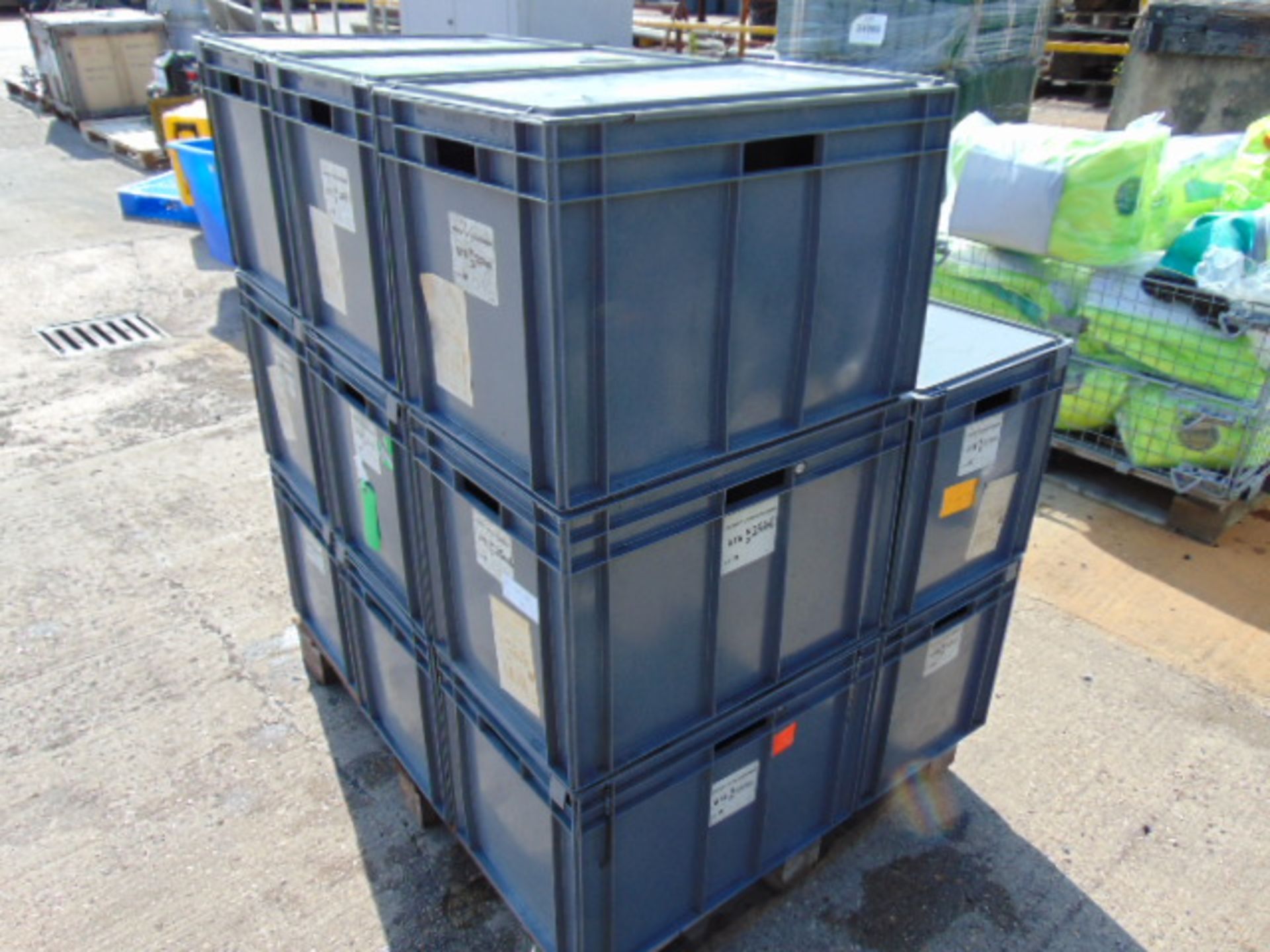 13 x Standard MoD Stackable Storage Boxes c/w Lids - Image 6 of 8