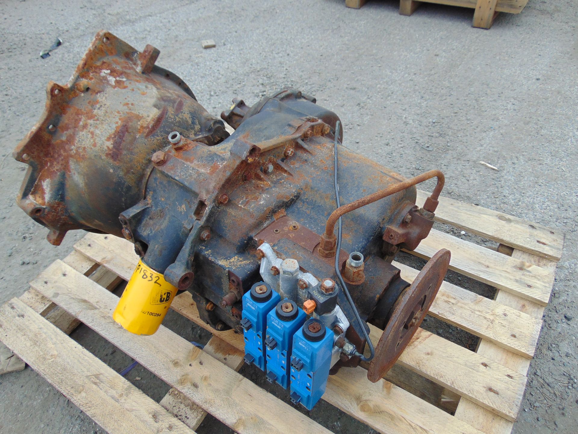 Excavator Gearbox - Image 3 of 11