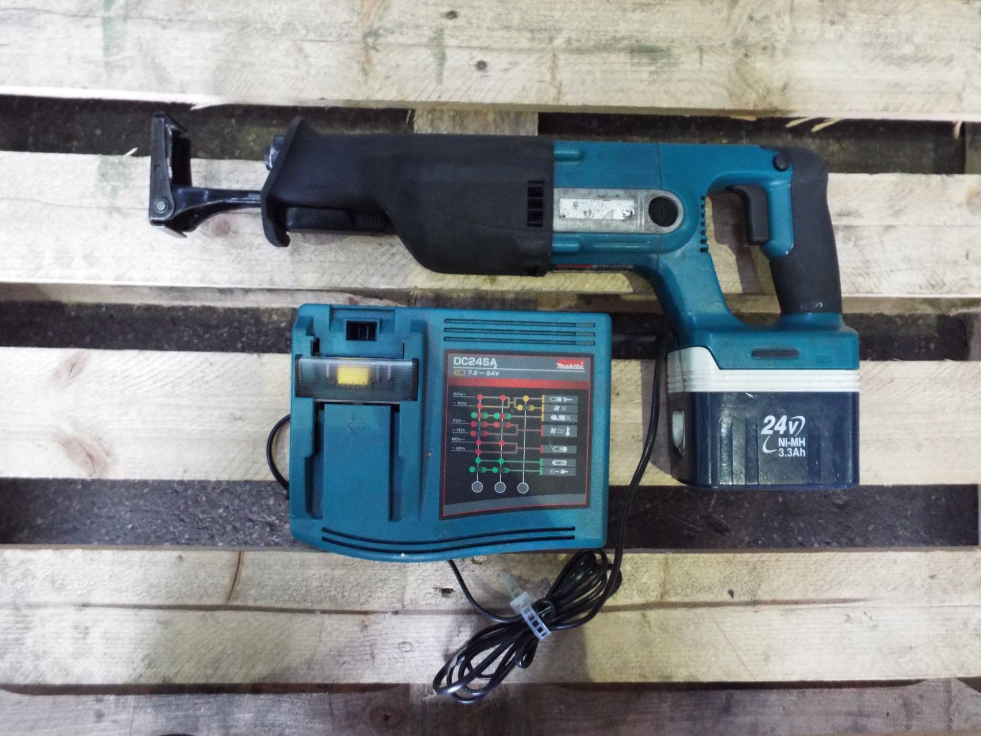Makita BJR240 Reciprocating Saw with Battery and Charger