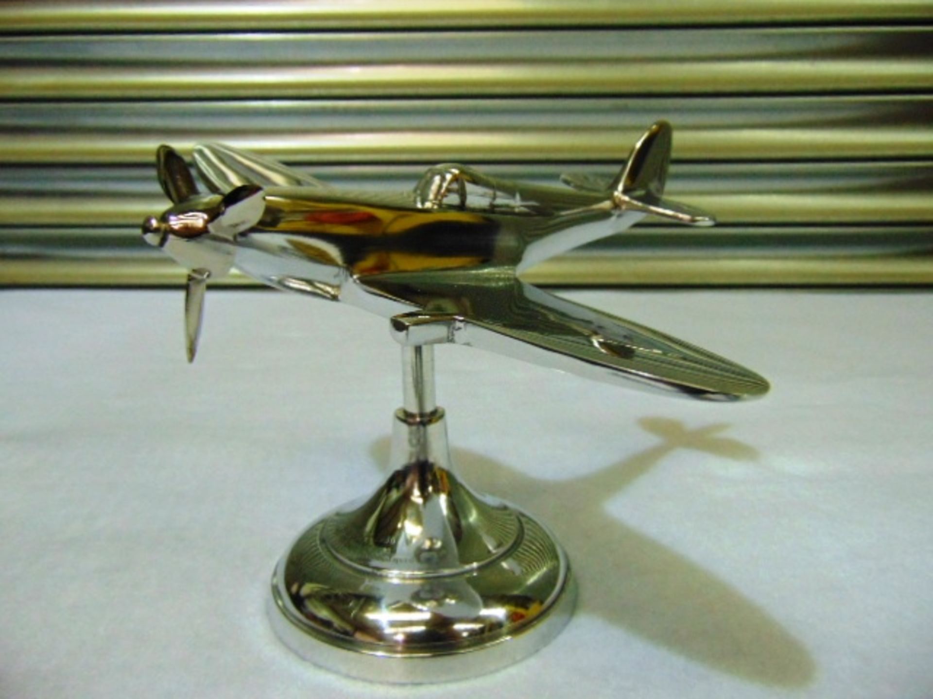 Aluminium Desktop WWII Supermarine Spitfire Model - Image 2 of 5