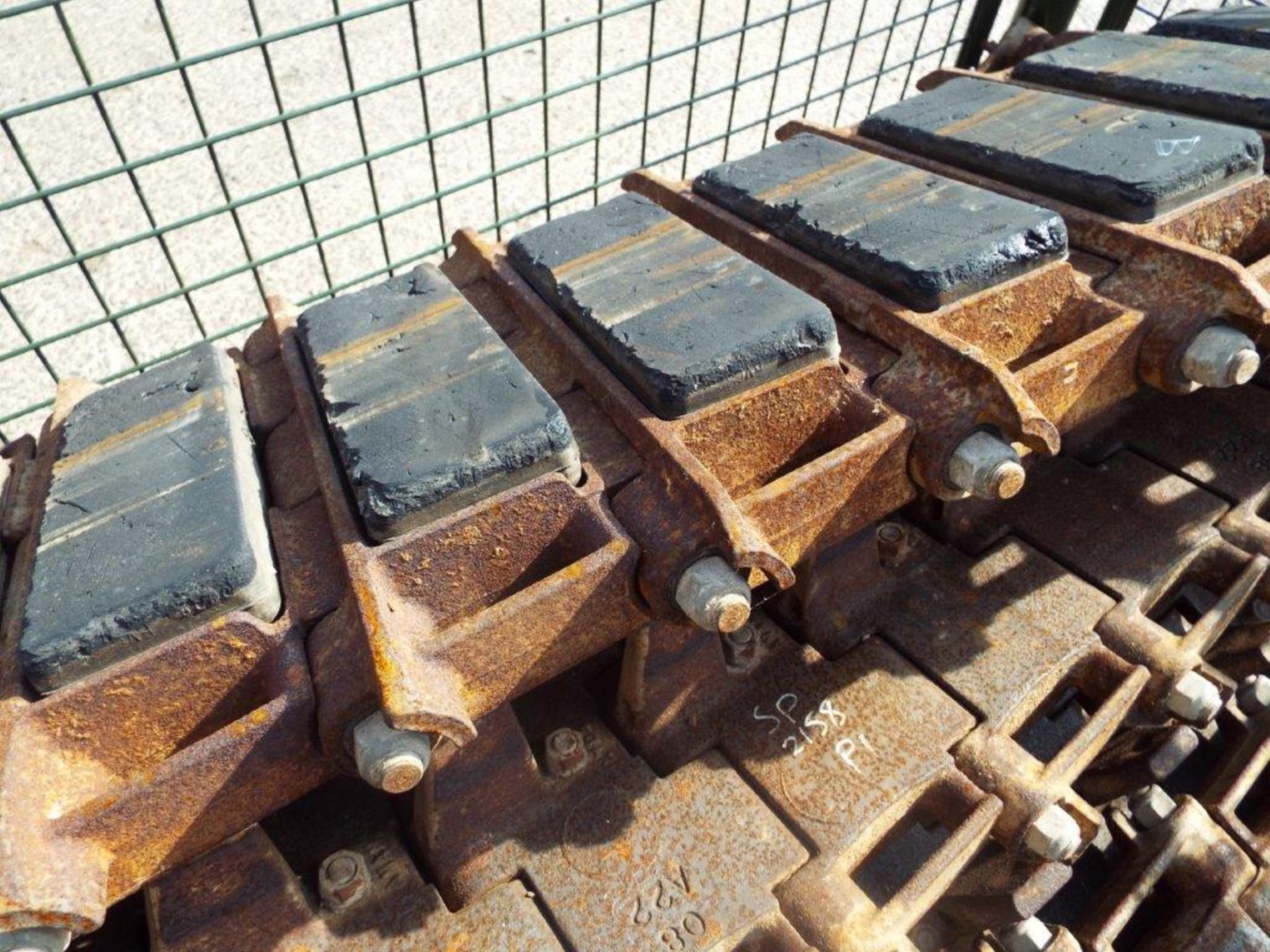 Approx 9 x FV432 10 Link Track Sections - Bild 4 aus 6