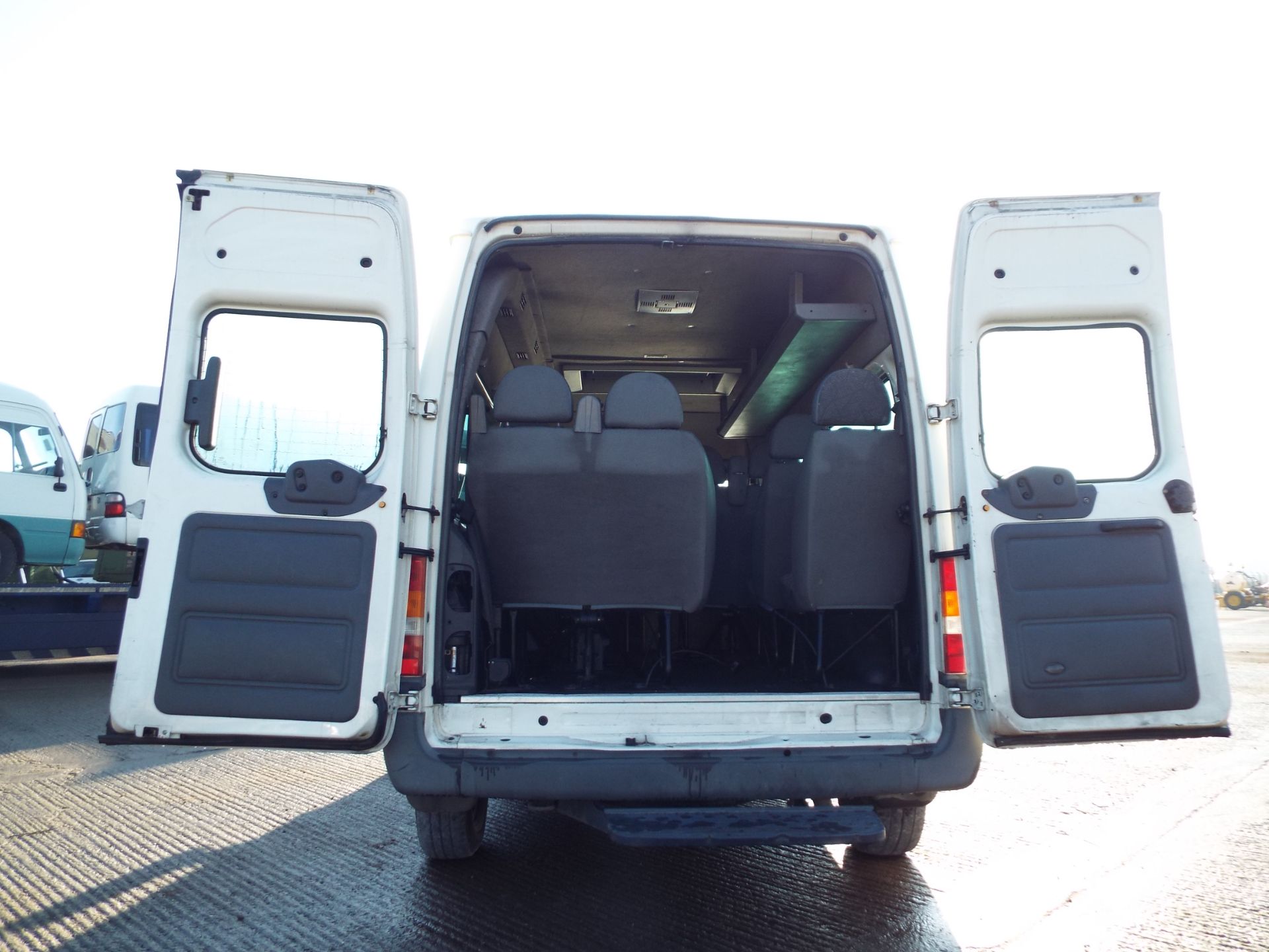 Ford Transit 12 Seat Minibus - Bild 16 aus 19