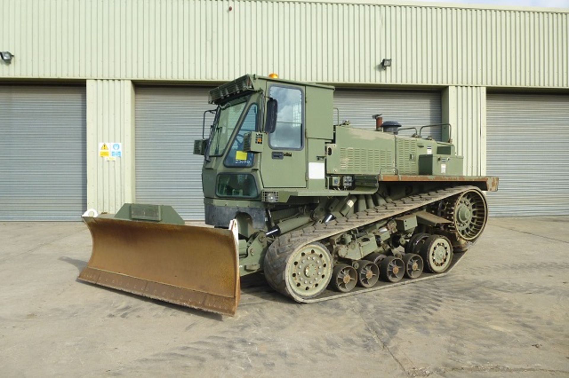 Caterpillar D.E.U.C.E. Deployable Universal Combat Earthmover - Bild 2 aus 19