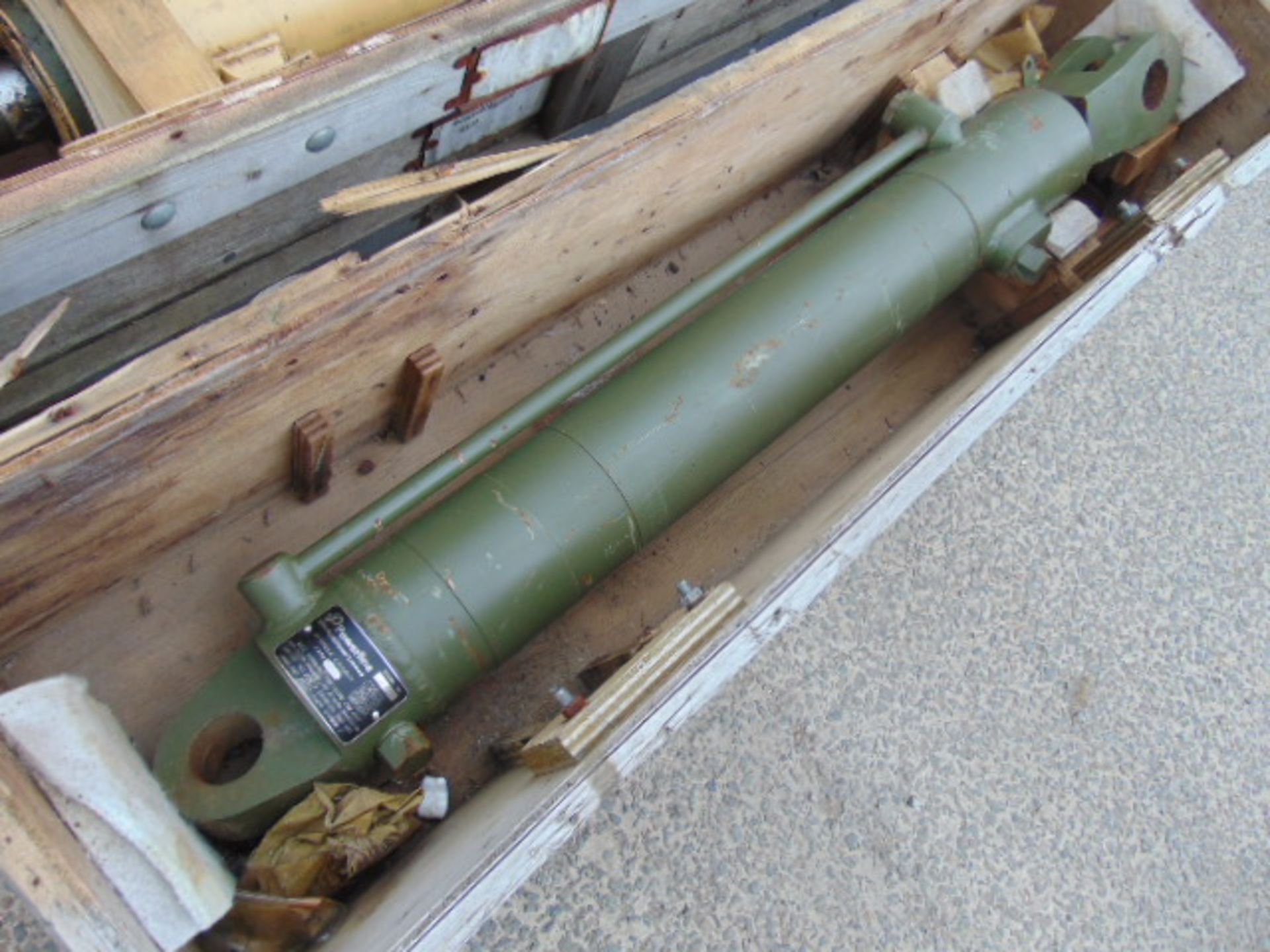 2 x CET CCT Hydraulic Cylinders - Image 2 of 7