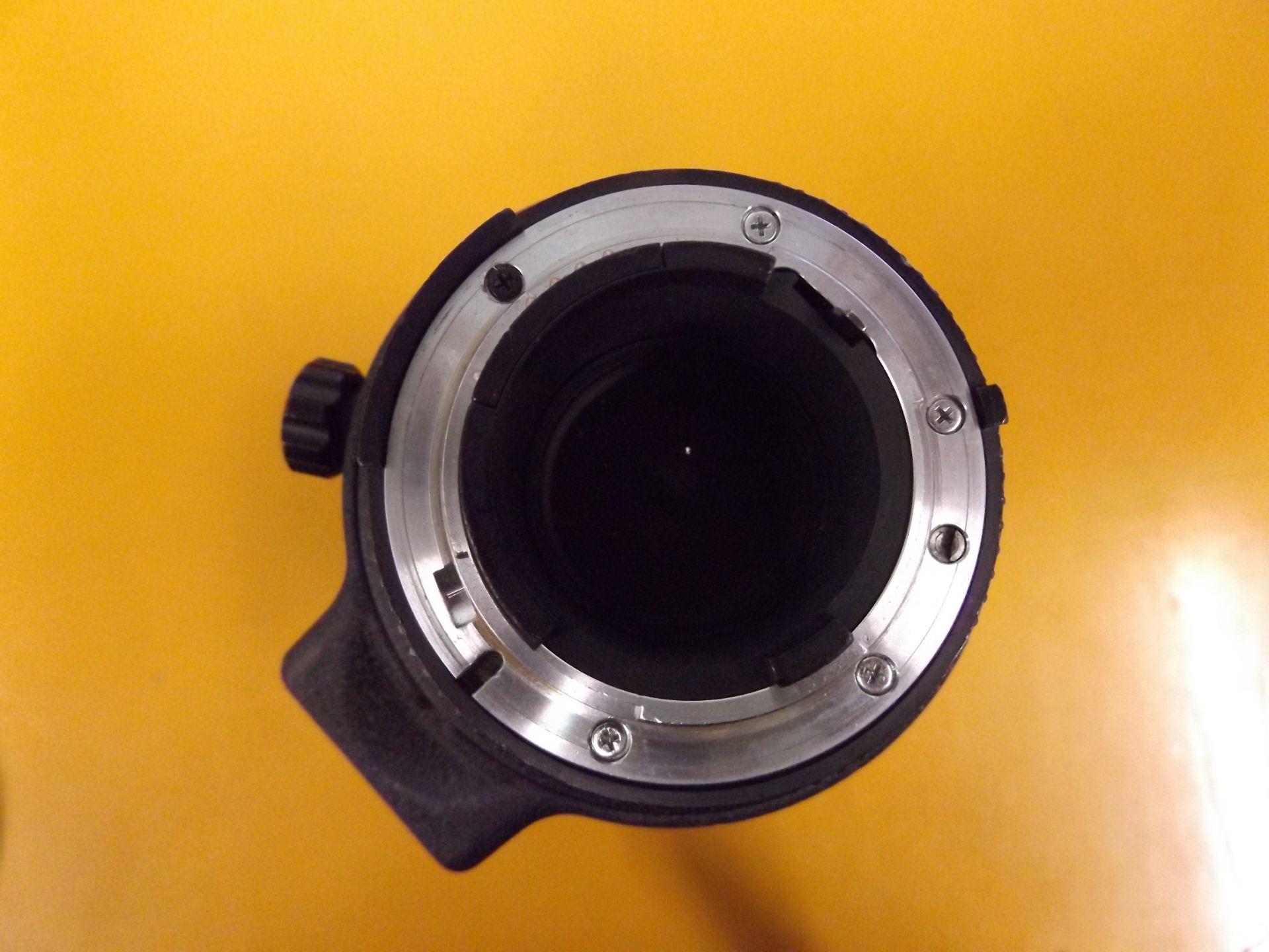 Nikon ED AF Nikkor 80-200mm 1:2.8 D Lense with Leather Case - Image 4 of 10