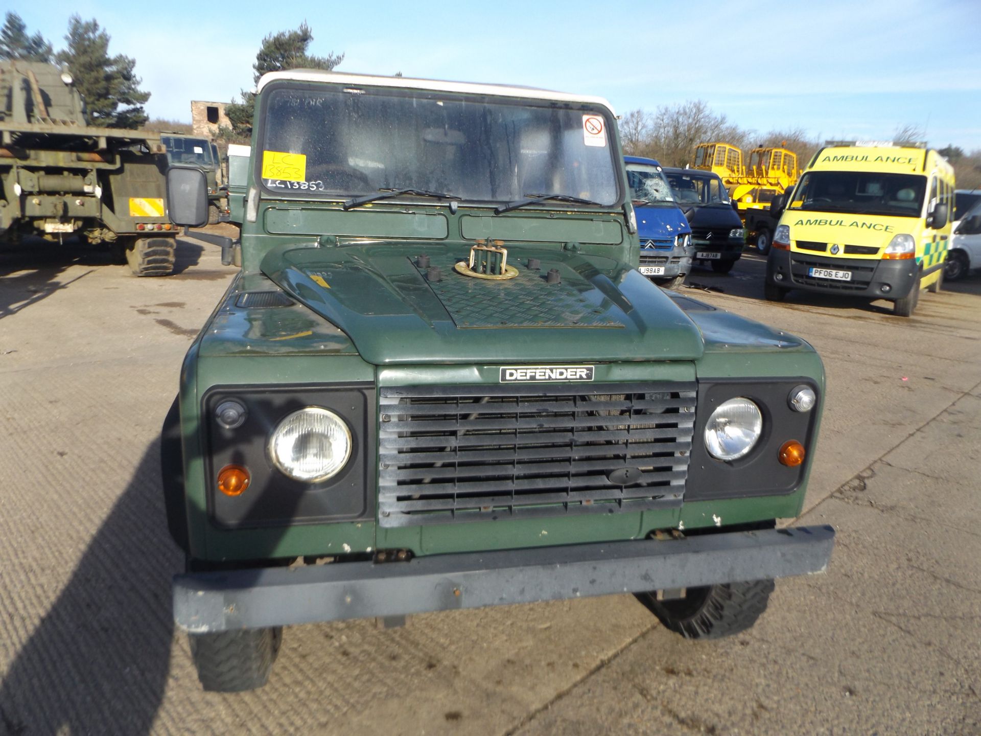 Land Rover Defender 110 300TDi Station Wagon suitable for spares or repairs - Image 2 of 20