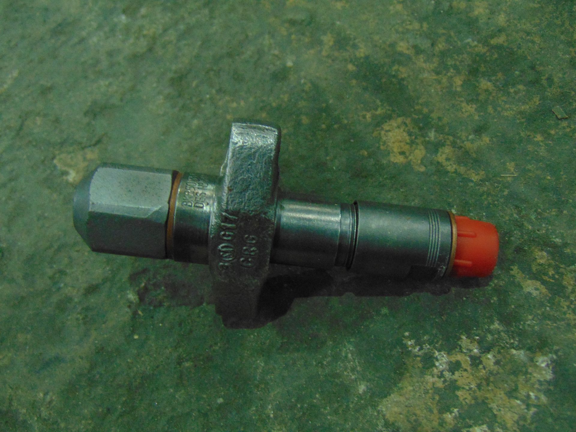 8 x Land Rover Diesel Injectors P/No ERR1266 - Image 4 of 4