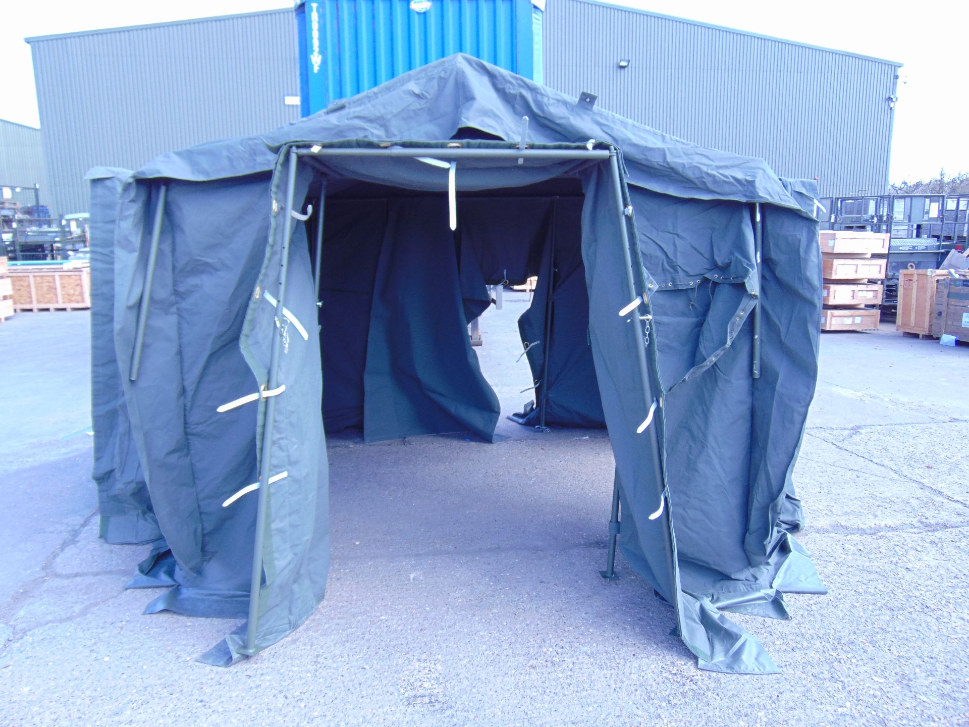 8'x8' Fv432 Closed Command/Sleeping Tent - Image 4 of 8