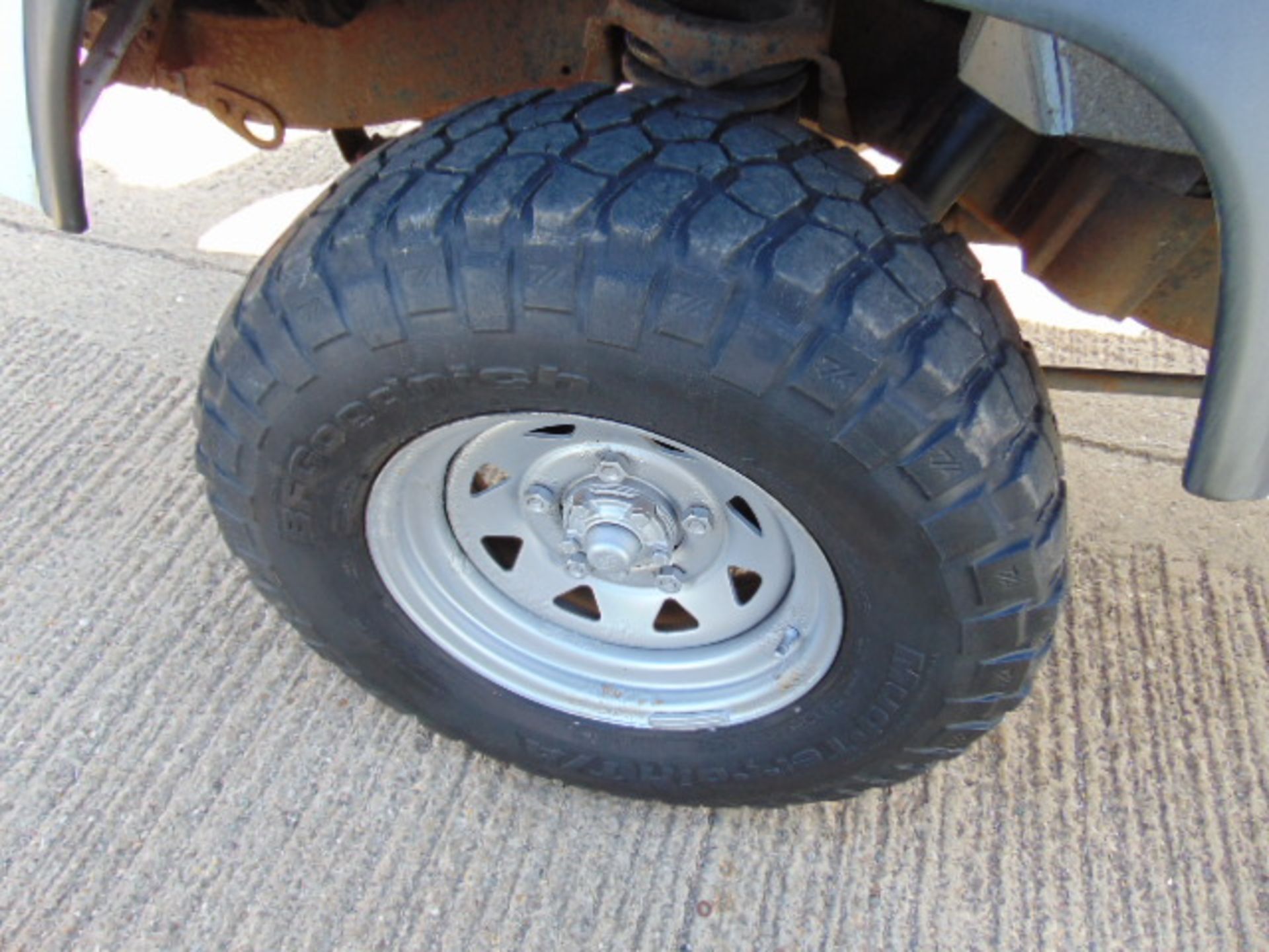 Land Rover Defender 110 Puma Hardtop 4x4 Special Utility (Mobile Workshop) complete with Winch - Image 23 of 34