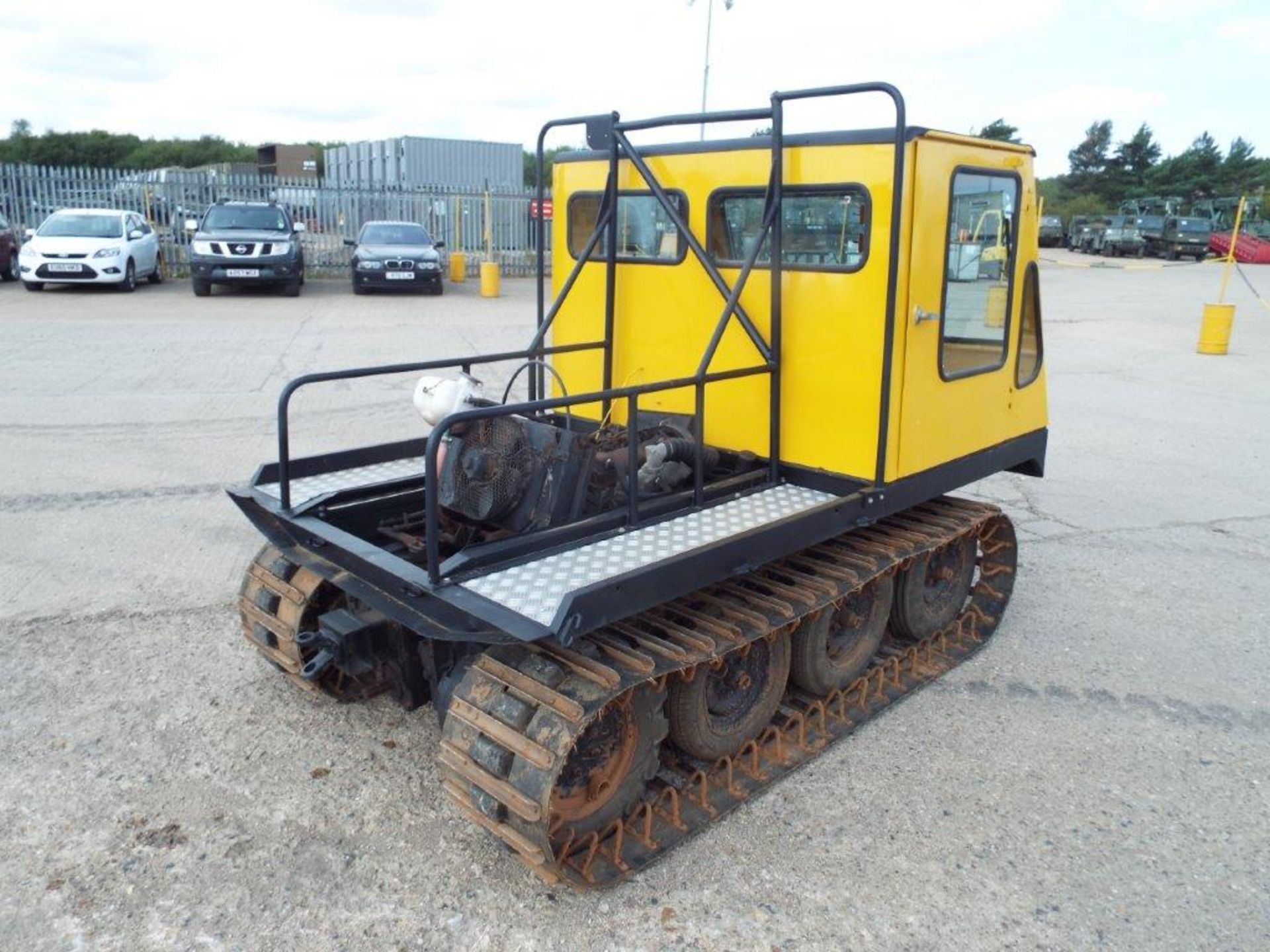 Garron 11D All Terrain Tracked Vehicle - Image 7 of 22