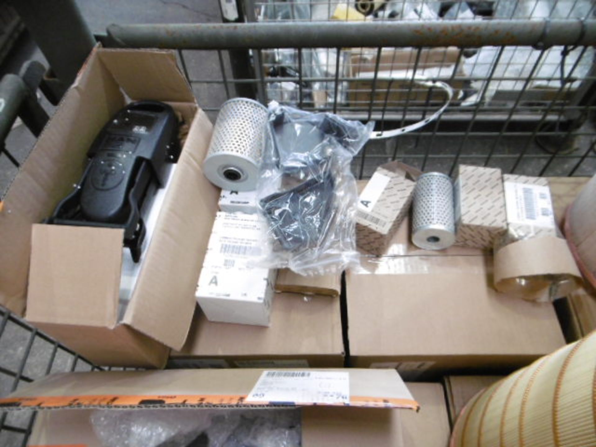 Mixed Stillage of Truck Parts - Image 6 of 7