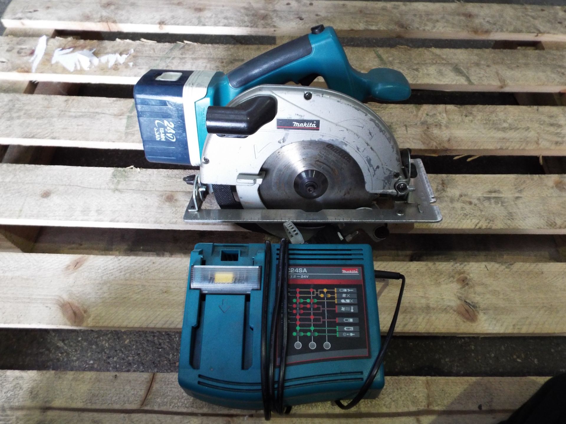 Makita BSR730 Circular Saw with Battery and Charger