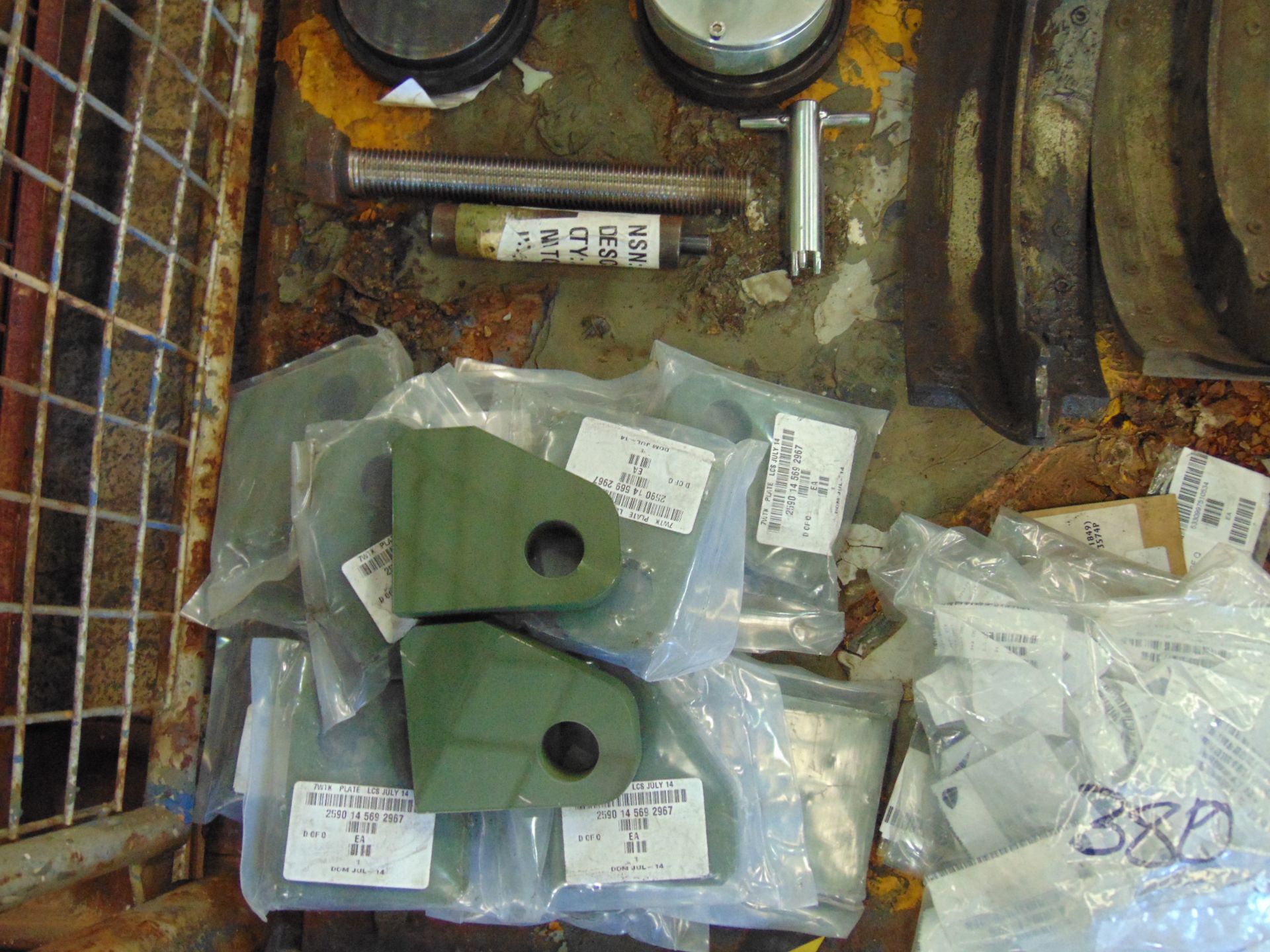 Mixed Stillage of Vehicle Spares - Image 3 of 8