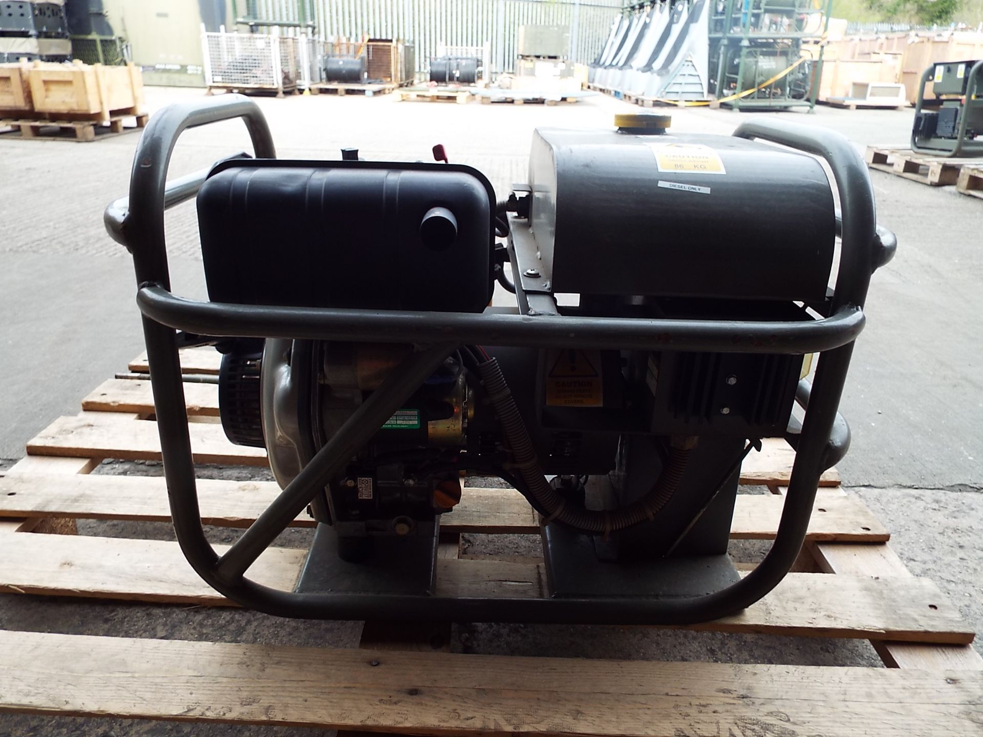 Harrington / Yanmar 1 kW, 28.5V Diesel Generator / Battery Charger - Bild 5 aus 9