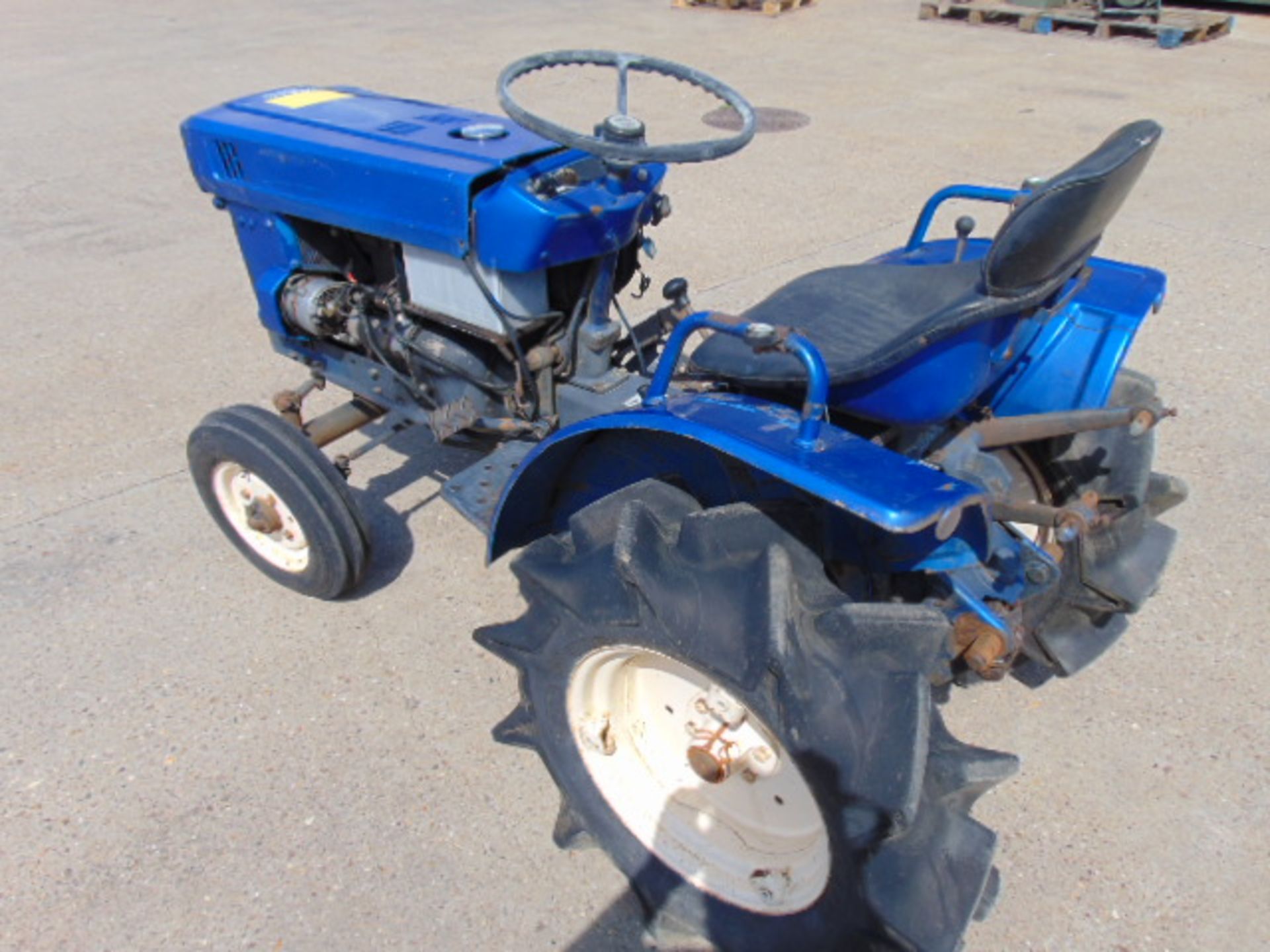 Iseki TX1300 2WD Compact Tractor - Bild 5 aus 15