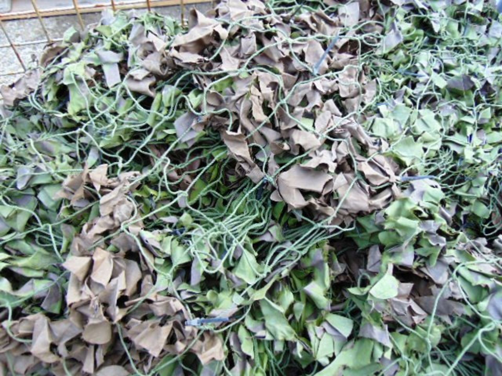 Camouflaged Woodland Netting - Bild 2 aus 3