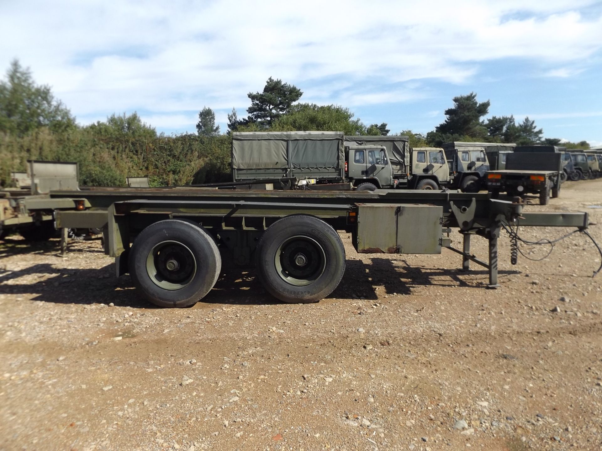 Reynolds Boughton MLRS 10.5 TON twin axle Skeletal Drops Trailer - Image 3 of 12