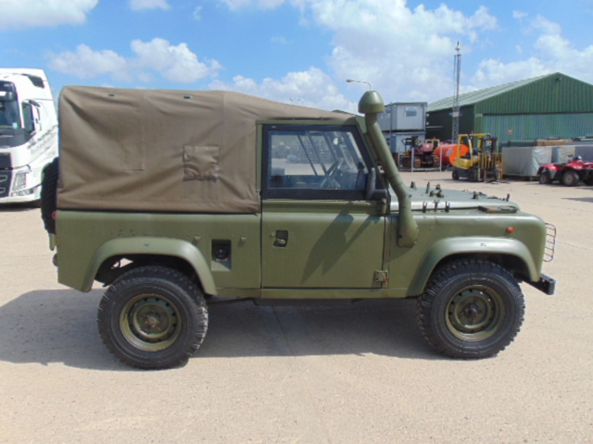 Land Rover Wolf 90 Soft Top - Image 8 of 24