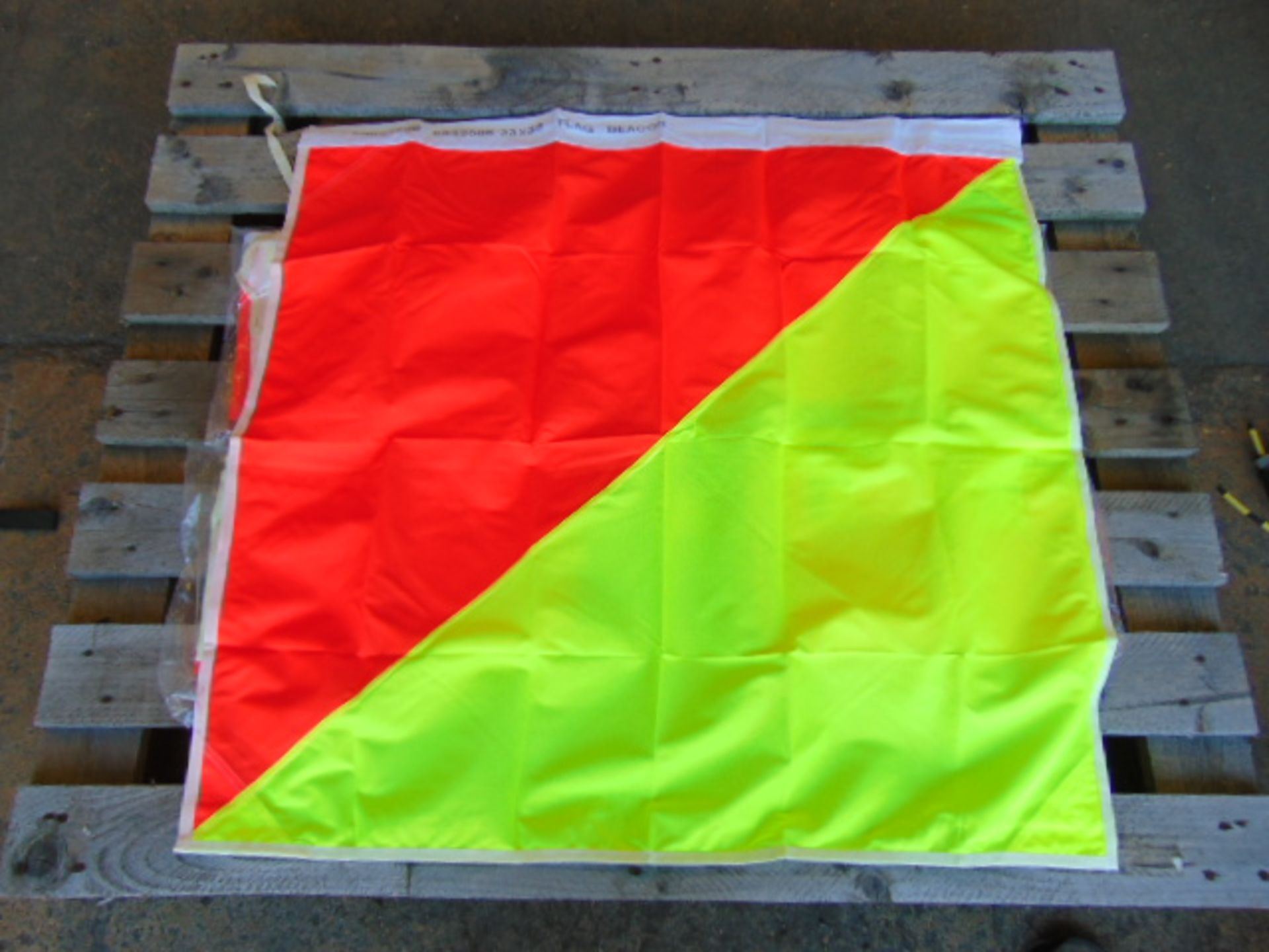10 x Unissued Beacon Flags Banderol Red/Yellow 33" X 36" - Image 2 of 5