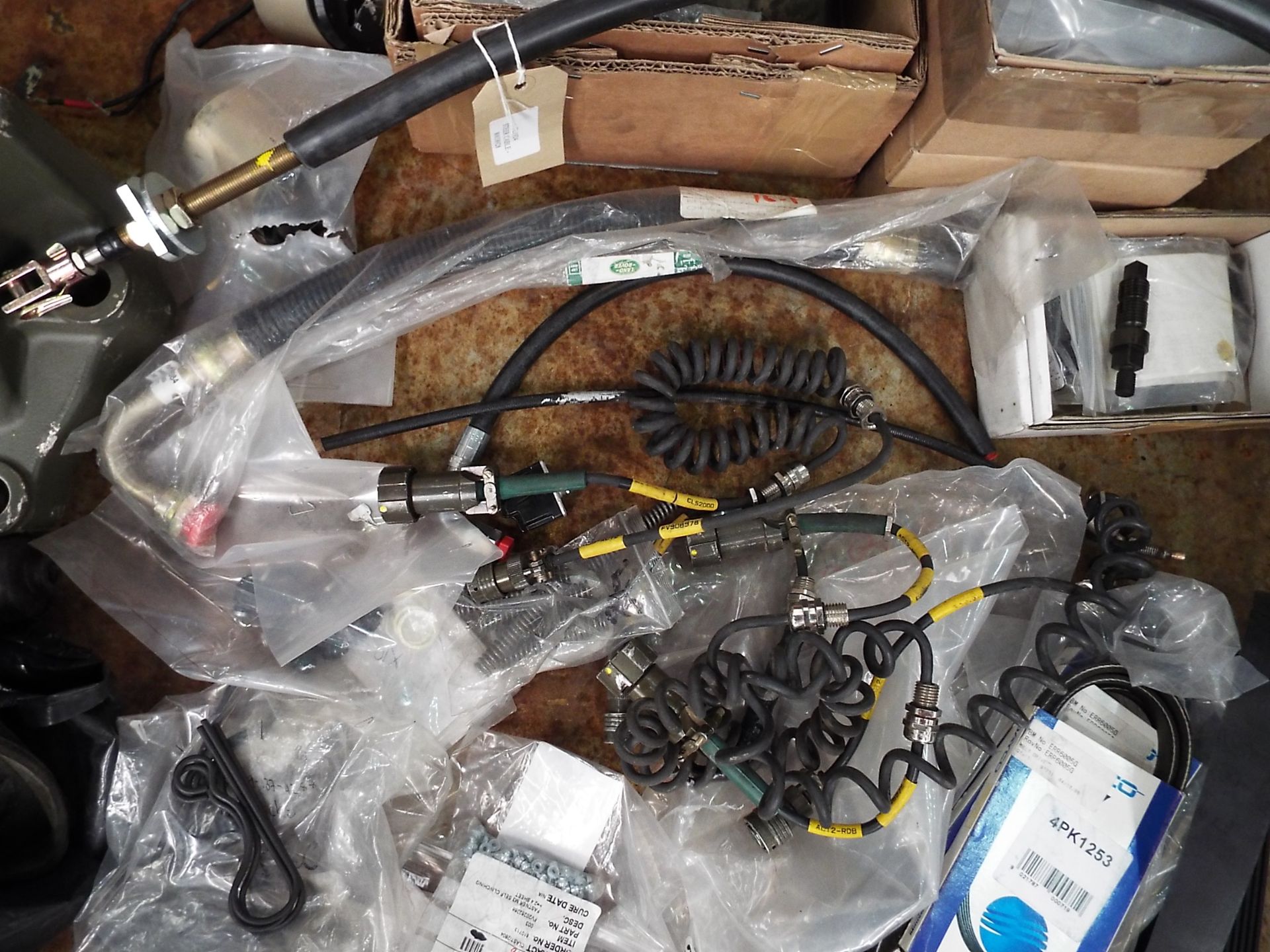 Mixed Stillage of Fighting Vehicle and Wolf Spares inc Wiring Harness', Clips, Fan, Belts etc - Bild 6 aus 9
