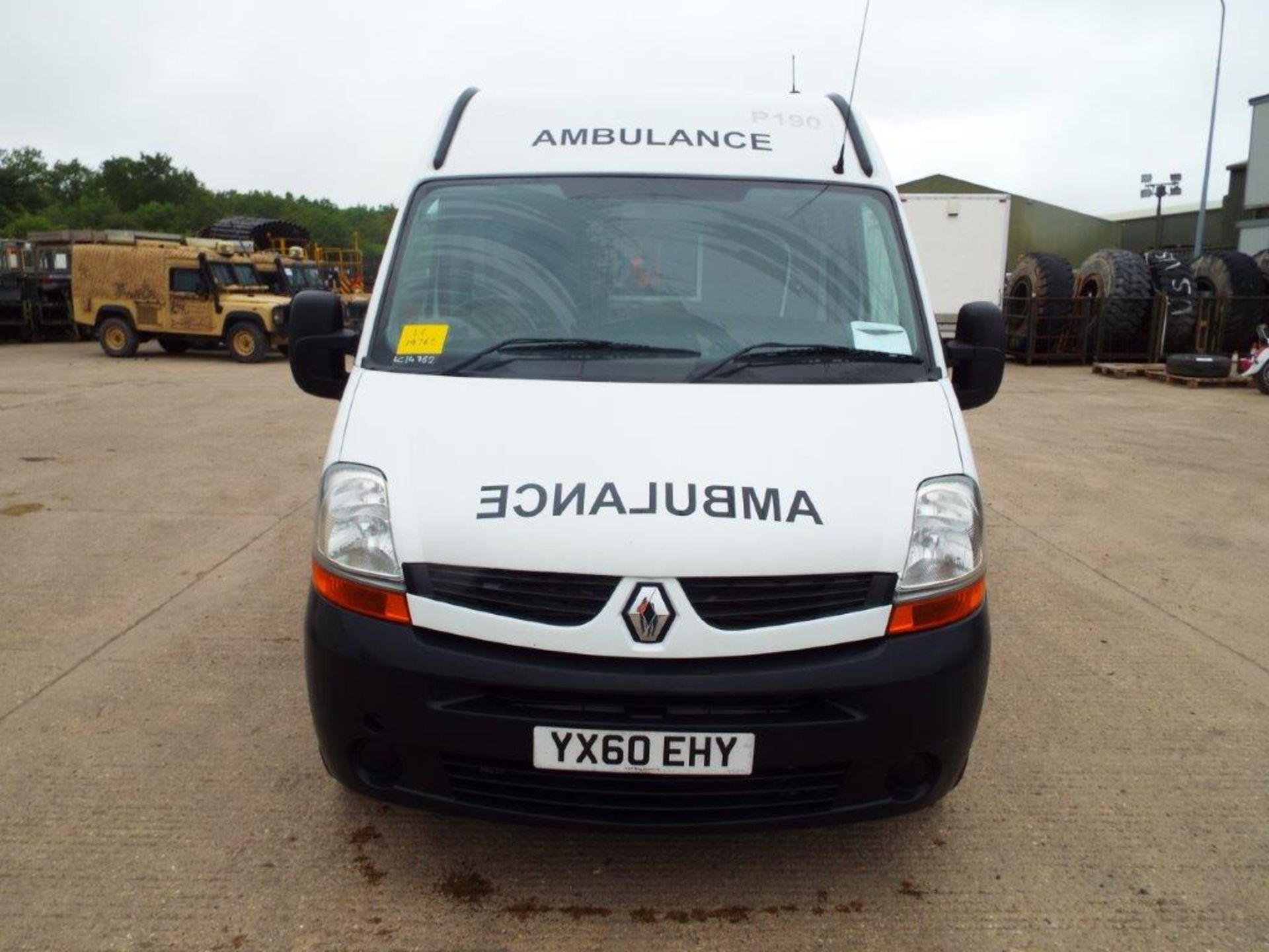 Renault Master 2.5 DCI Patient Transfer Bus with Ricon 350KG Tail Lift - Image 2 of 29