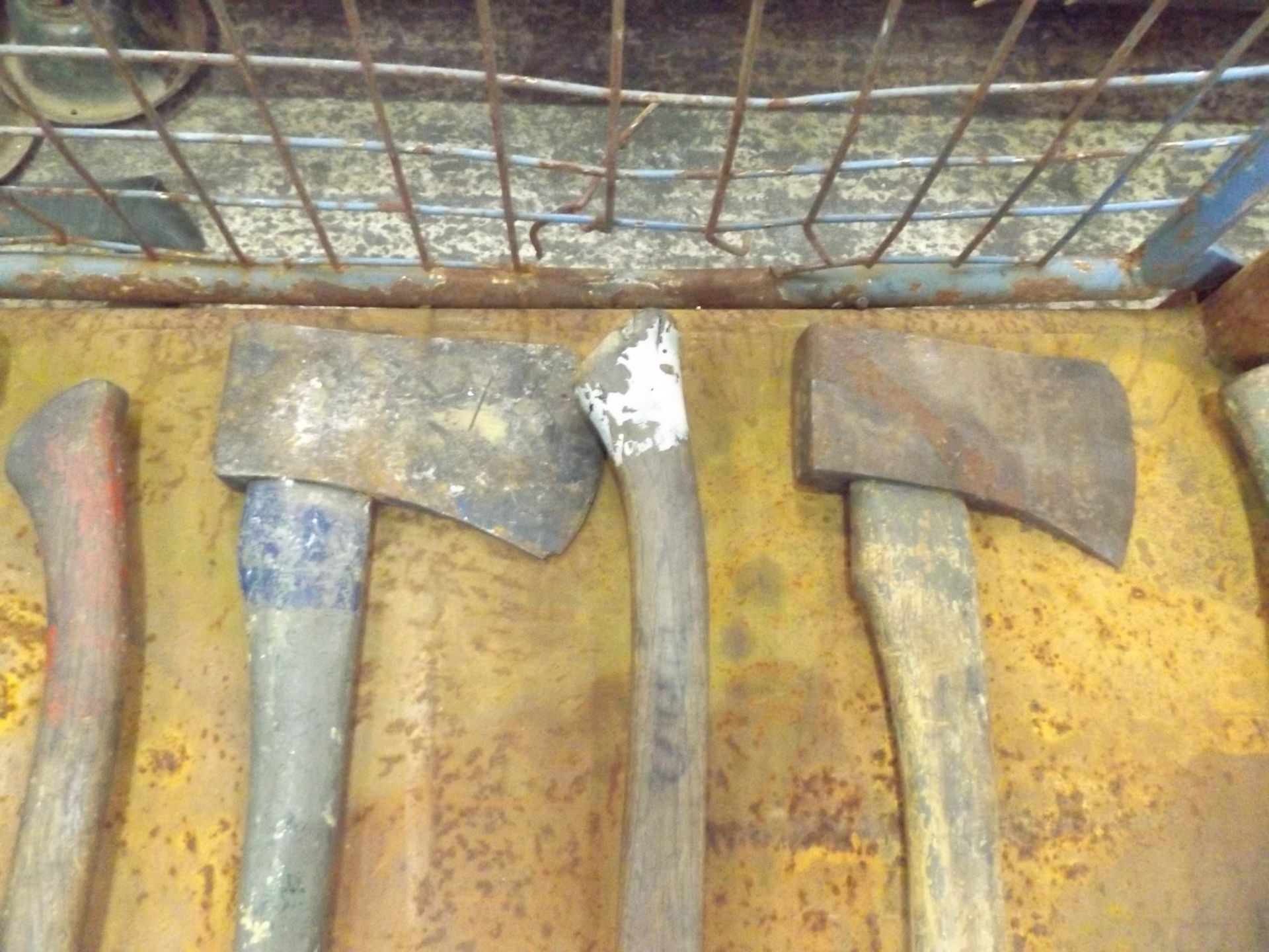 10 x Mixed Hammers and Axes - Image 2 of 3