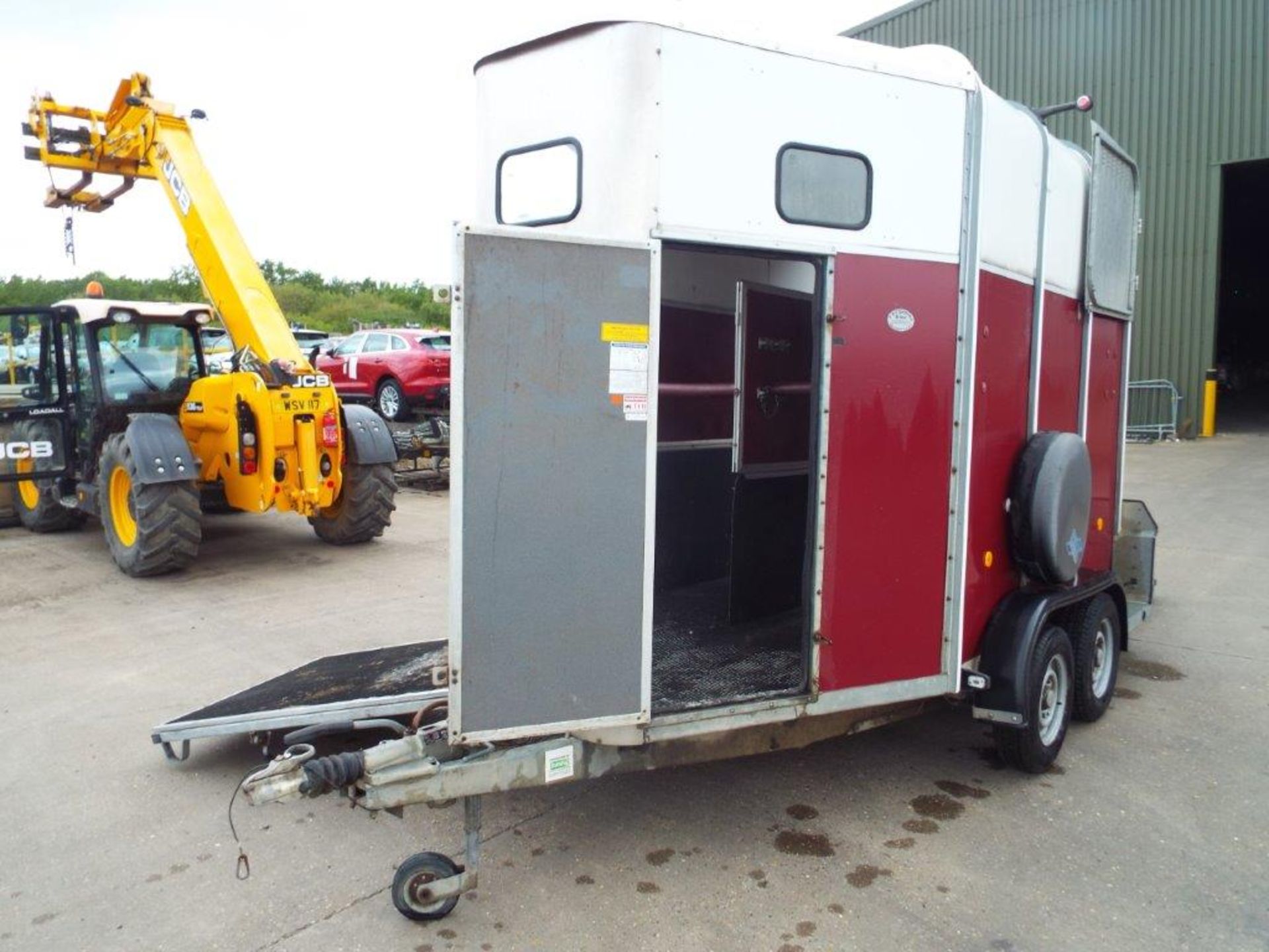 Ifor Williams HB510 Twin Axle 2 Horse Trailer - Image 3 of 25