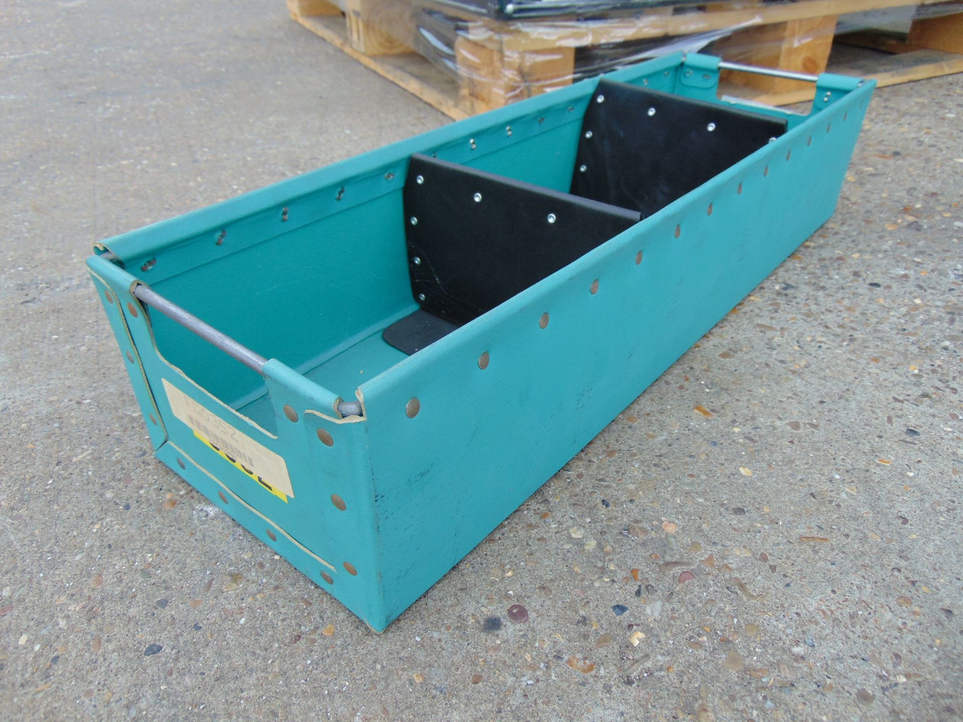 120 x Heavy Duty Tote Storage Boxes with Dividers - Image 4 of 5