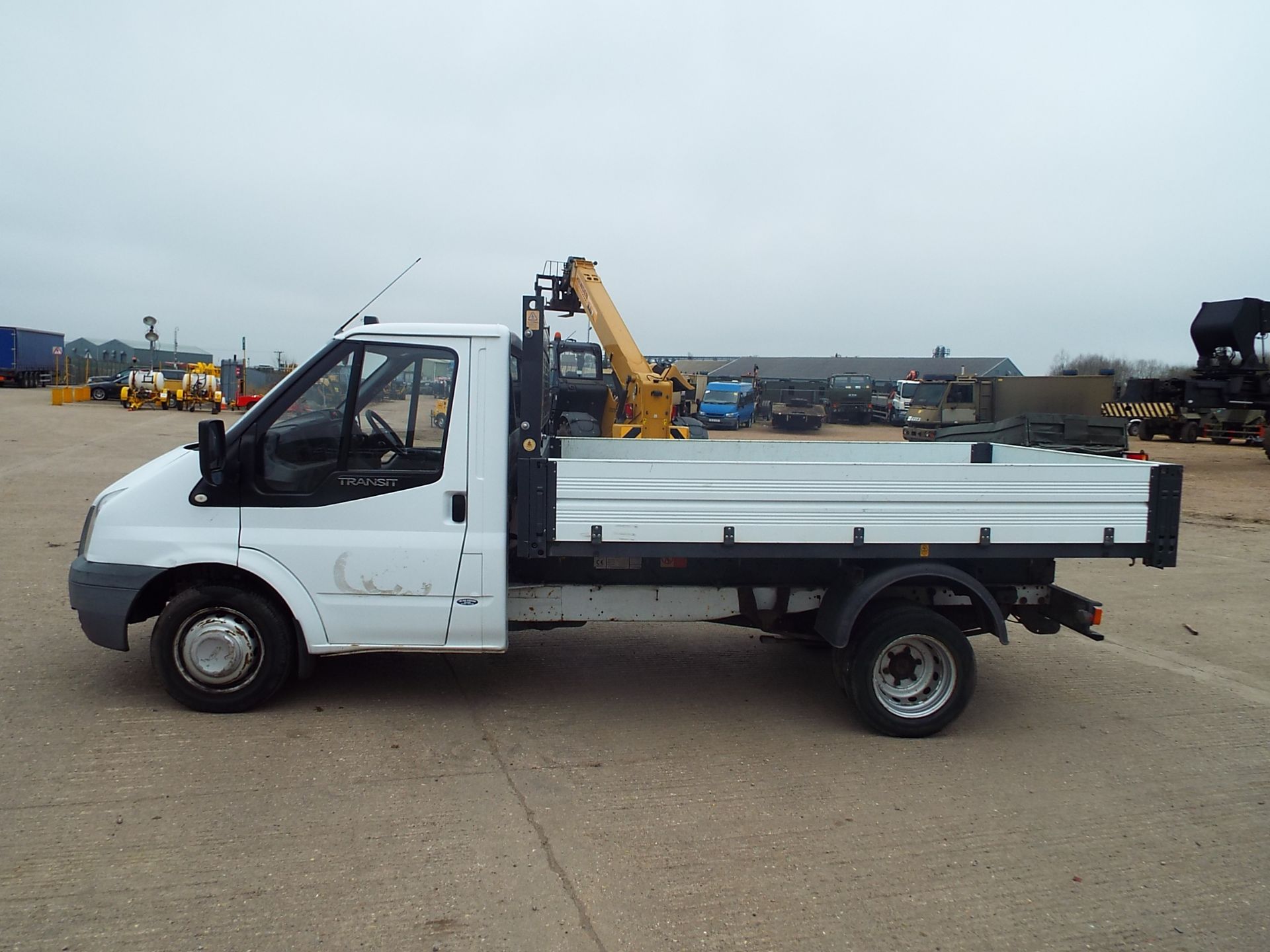 Ford Transit 115 T350M Flat Bed Tipper - Image 4 of 23