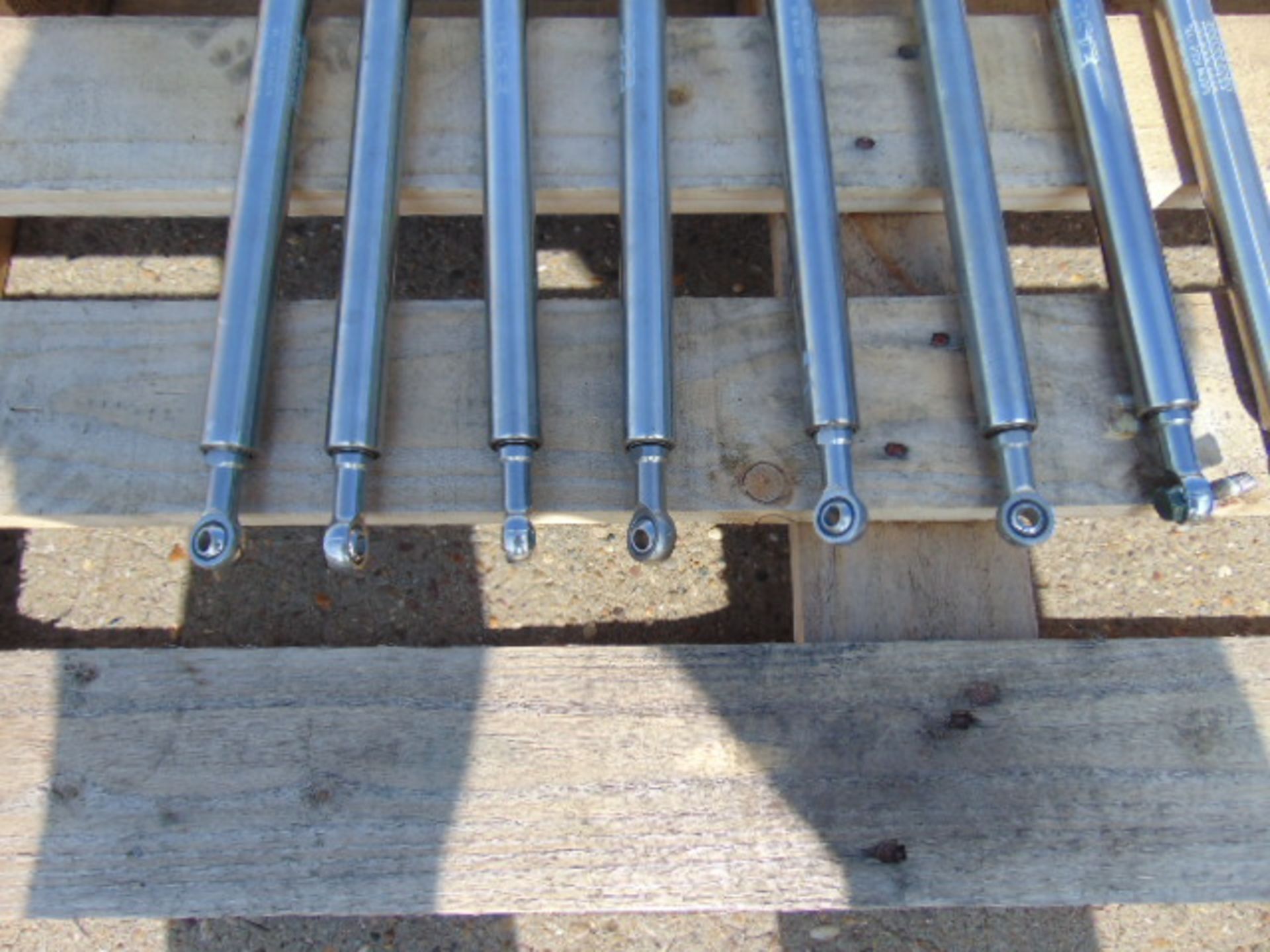 10 x Steel Gas Struts - Image 4 of 6