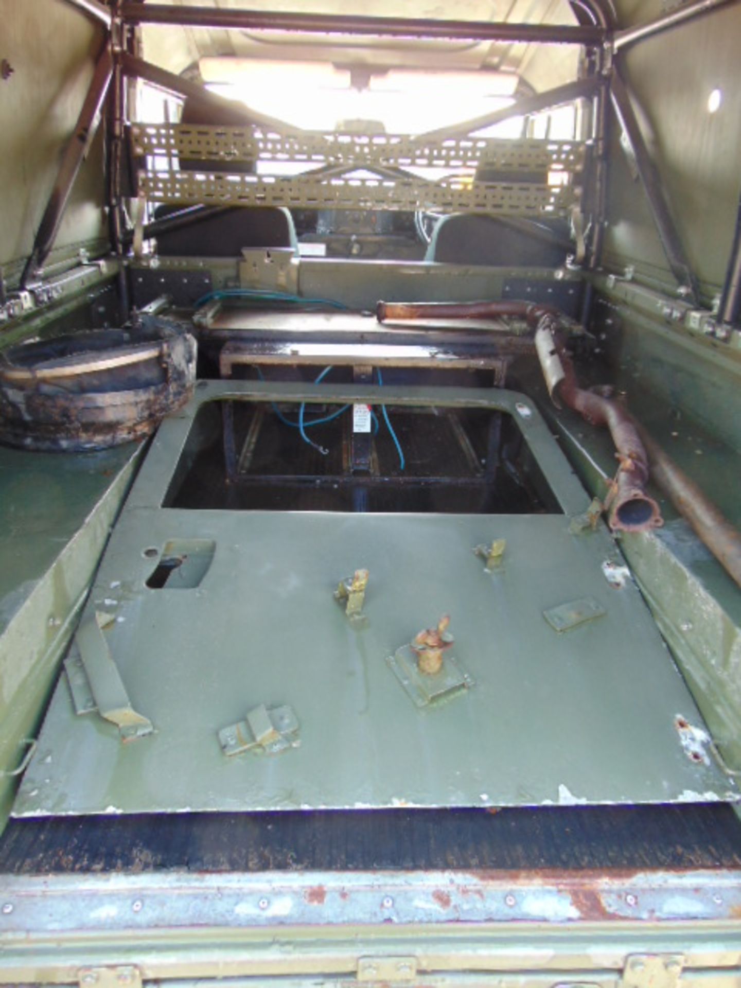 Land Rover Defender TITHONUS 110 Hard Top - Image 13 of 31