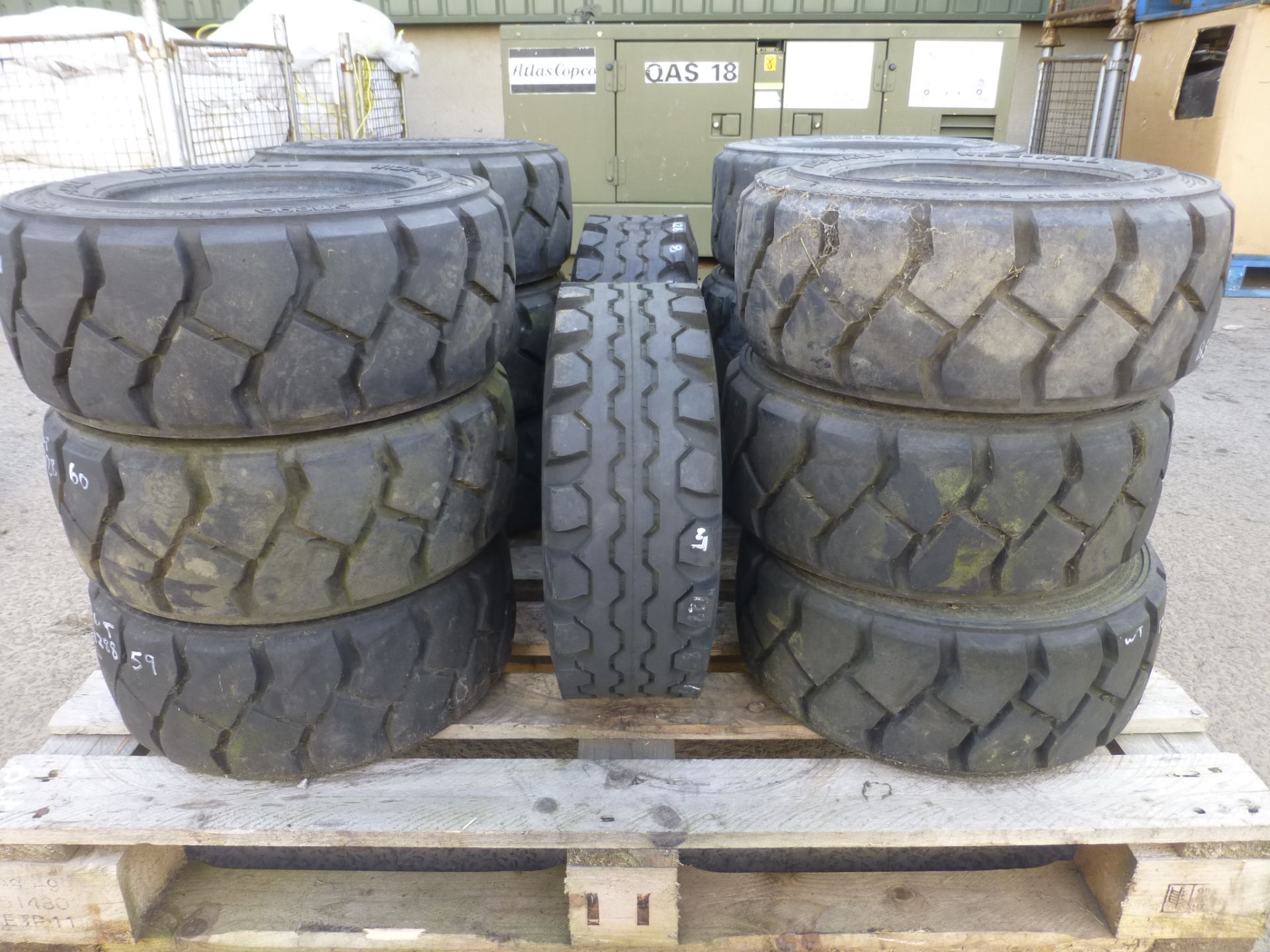 14 x Mixed 18x7-8 Continental and Widewall Tyres - Image 3 of 8