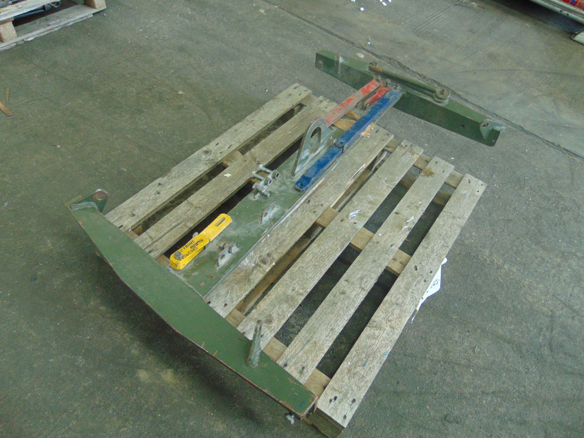 Extremely Rare Original FV432 Pack Lifting Frame Complete with Attachments - Image 2 of 6