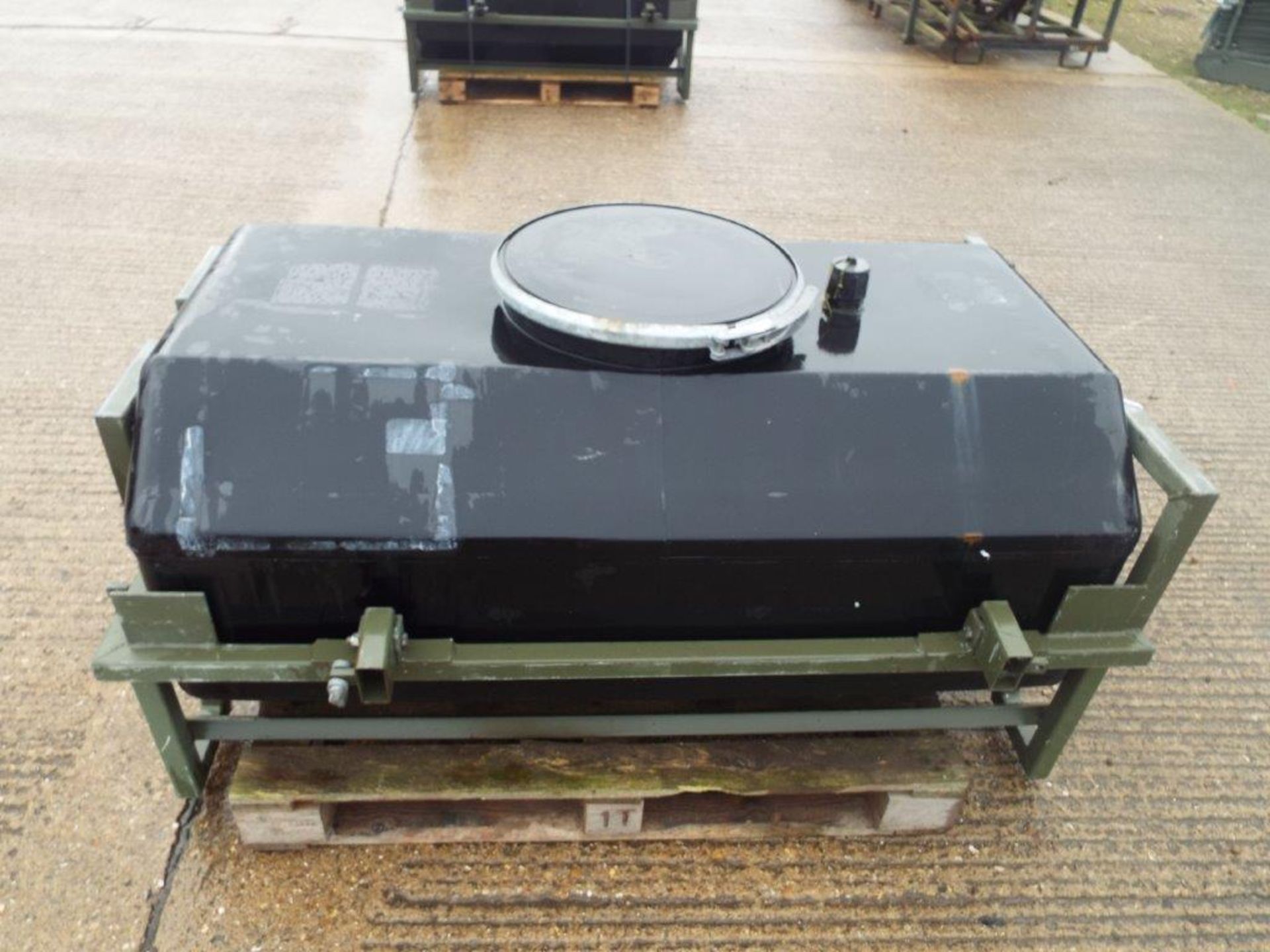 Trailer Mountable Water Tank with Frame - Bild 3 aus 7