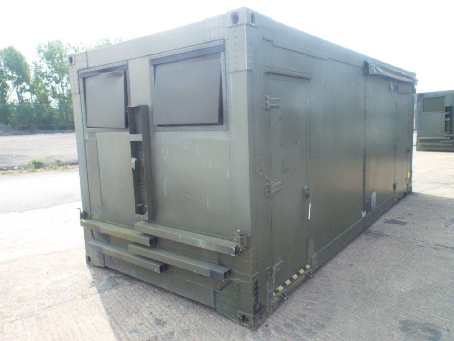 20ft ISO Shipping Container/ Office Unit C/W Twist Locks, Work Stations, Electrics, Lights etc - Image 22 of 28