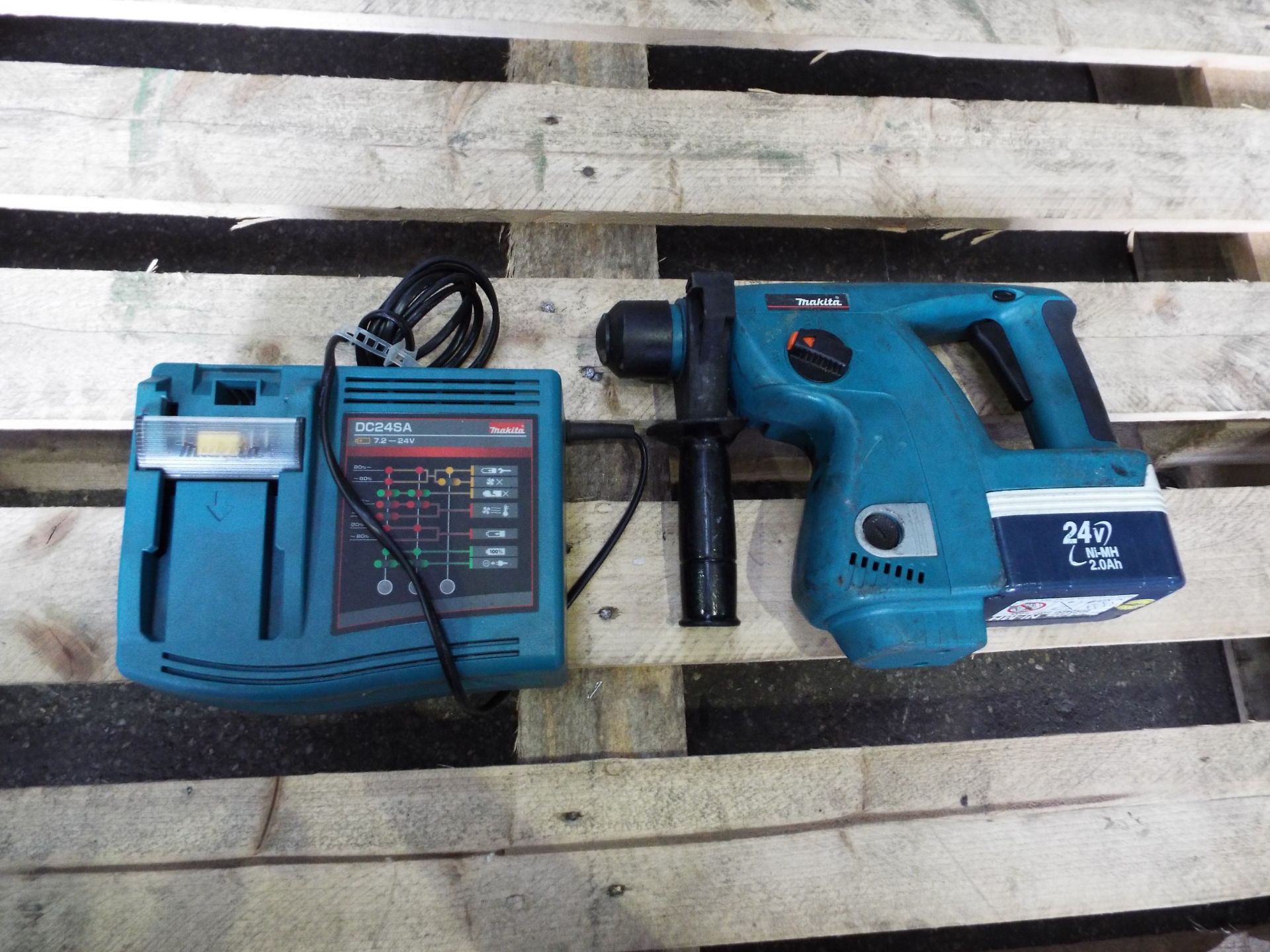 Makita BHR200 Hammer Drill with Battery and Charger