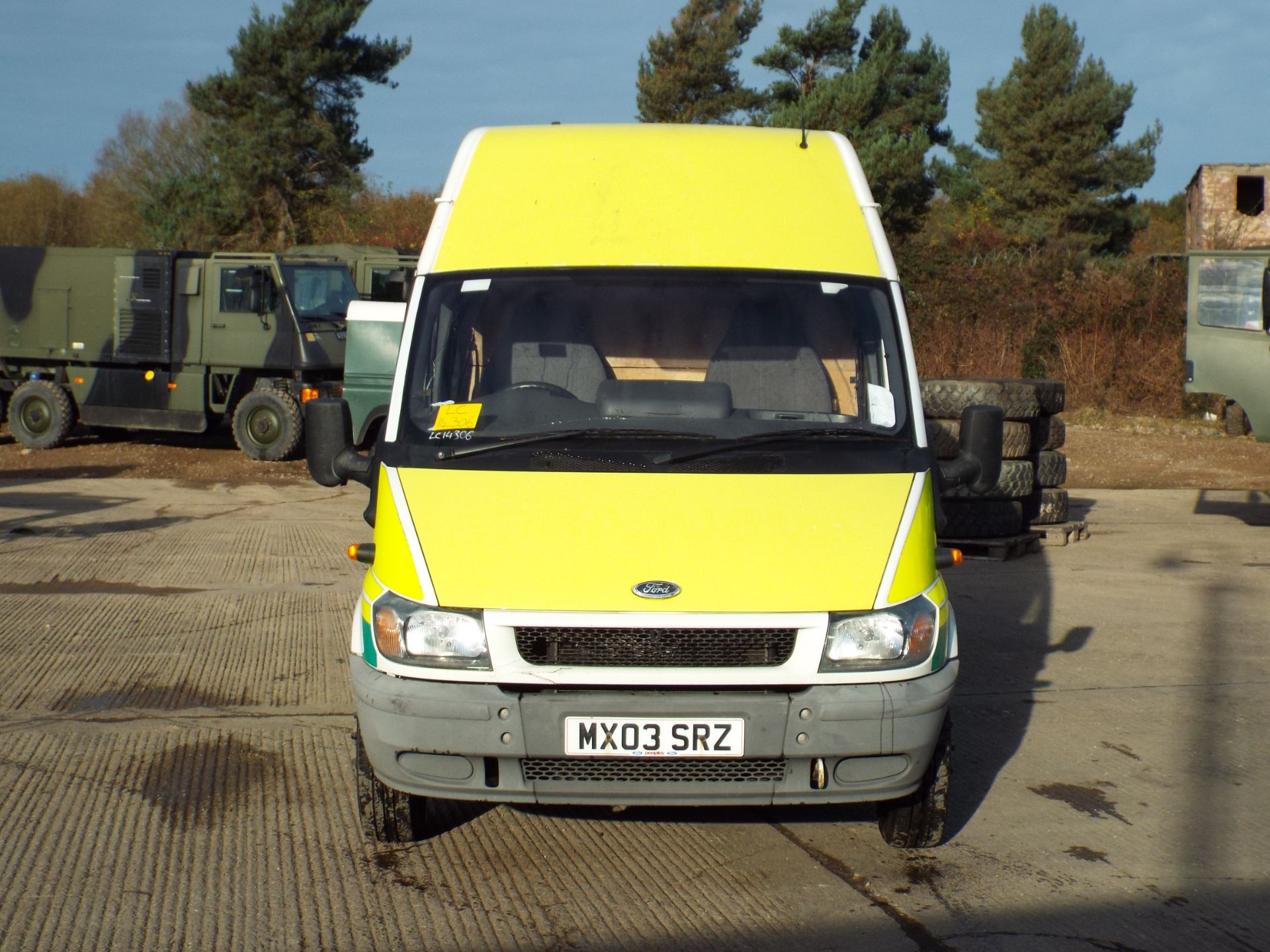 Ford Transit 125 T430 with Tail Lift - Only 35,828 miles! - Image 2 of 23