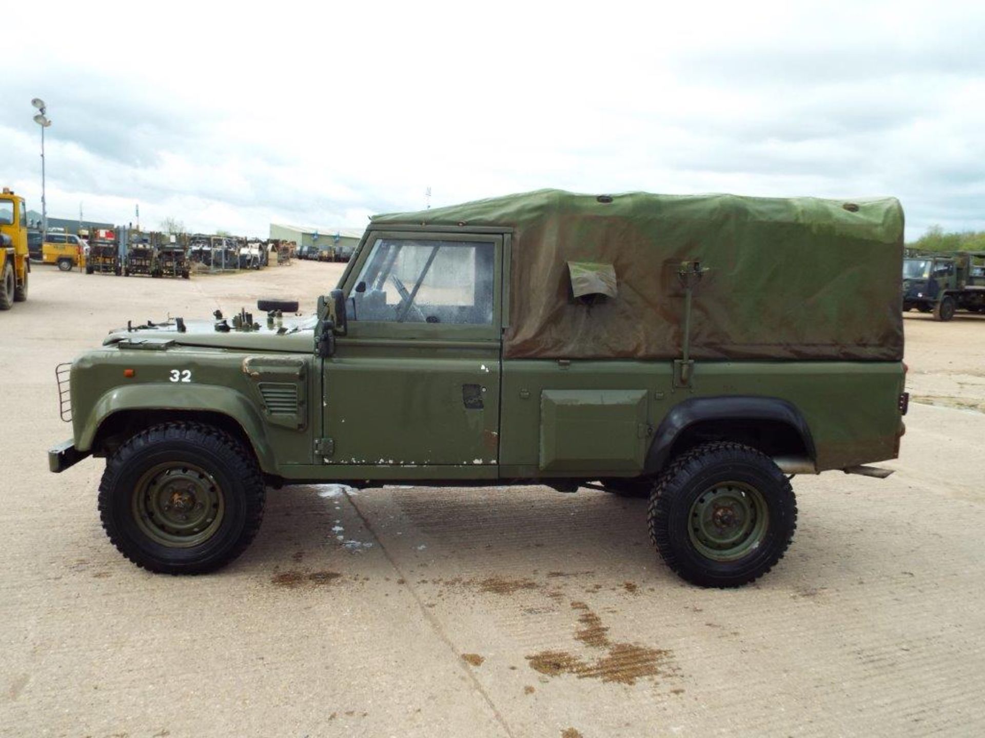 Military Specification Land Rover Wolf 110 Soft Top - Image 4 of 26