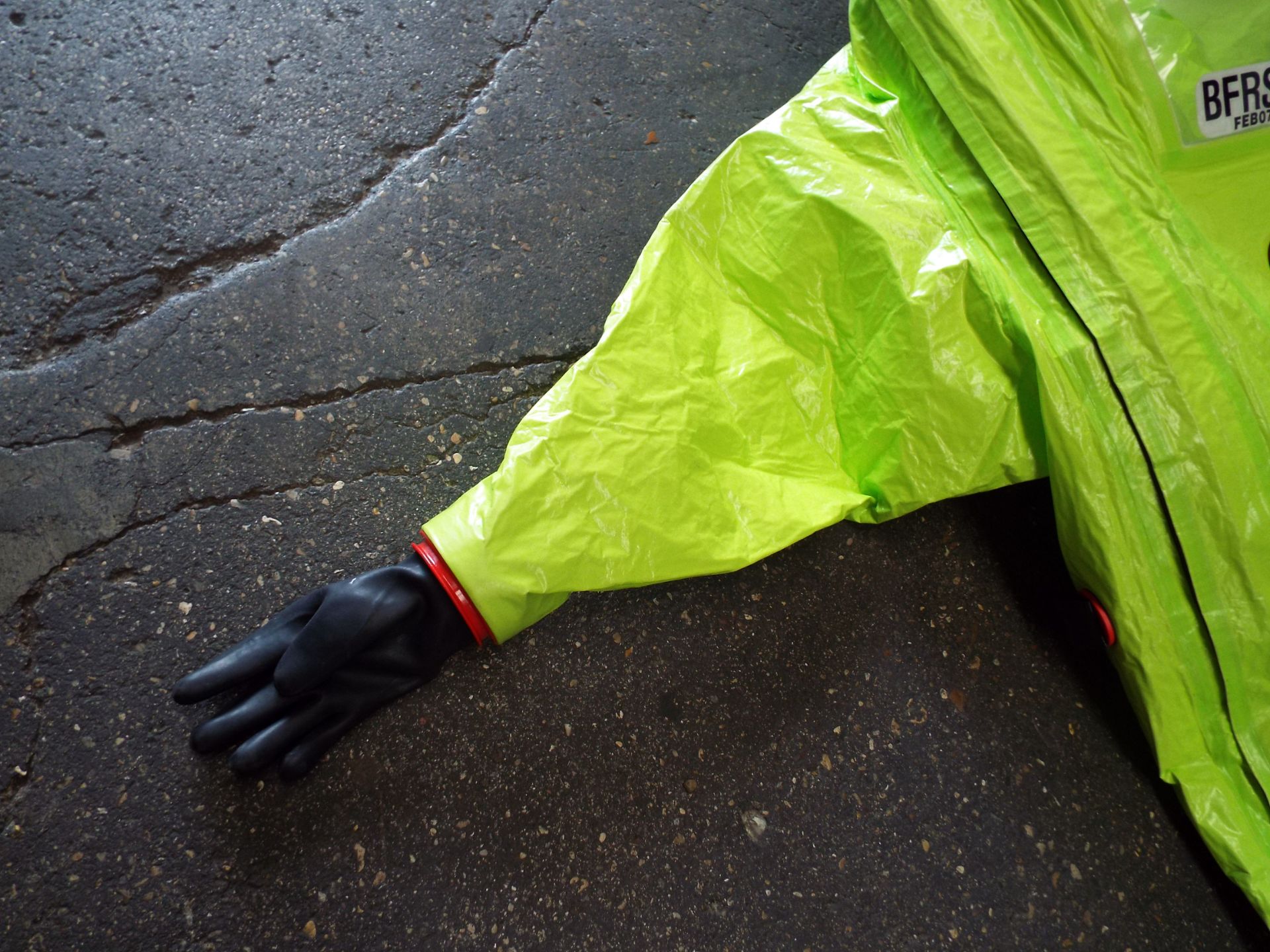 Respirex Tychem TK Gas-Tight Hazmat Suit Type 1A with Attached Boots and Gloves - Image 7 of 12