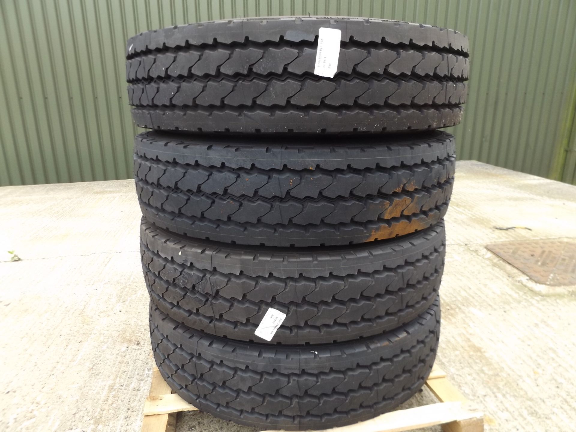 4 x Michelin 12R 22.5 XZY-2 Tyres - Image 2 of 7