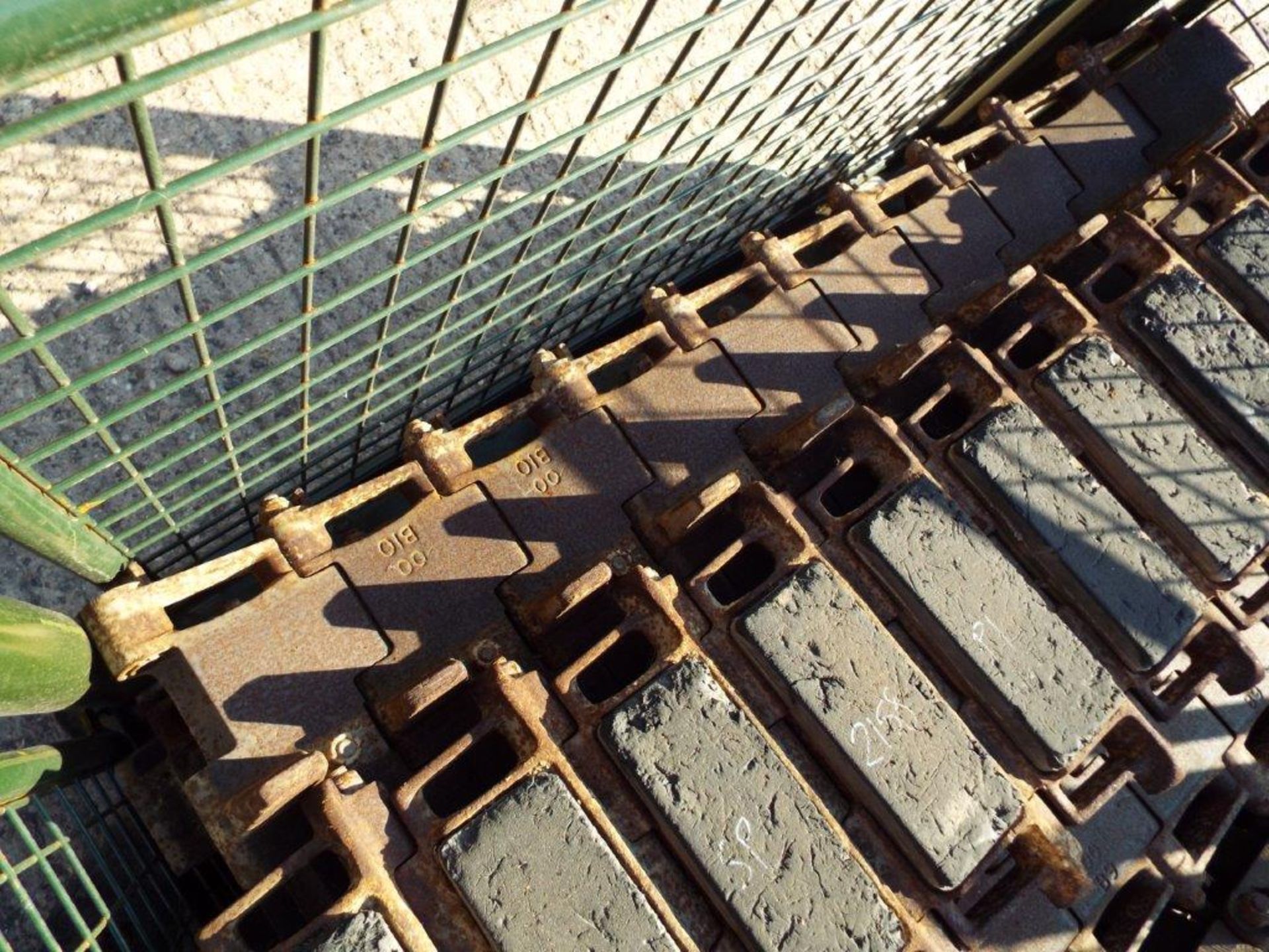 Approx 9 x FV432 10 Link Track Sections - Image 3 of 6